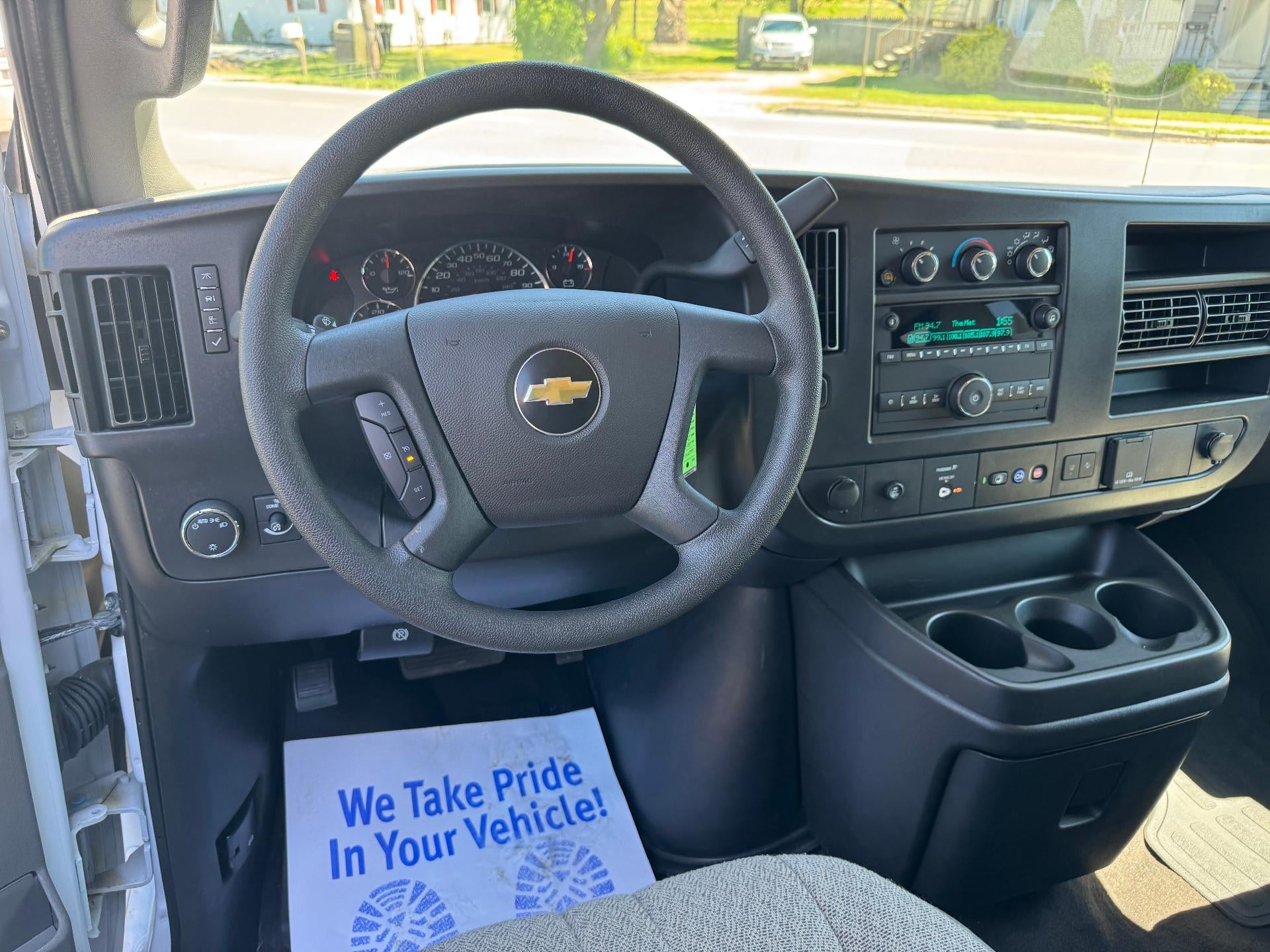 2025 Chevrolet Express Passenger 1LT