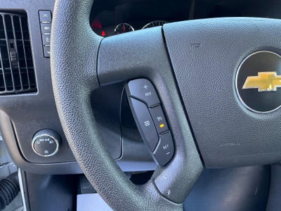 2025 Chevrolet Express Passenger 1LT