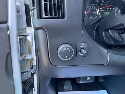 2025 Chevrolet Express Passenger 1LT