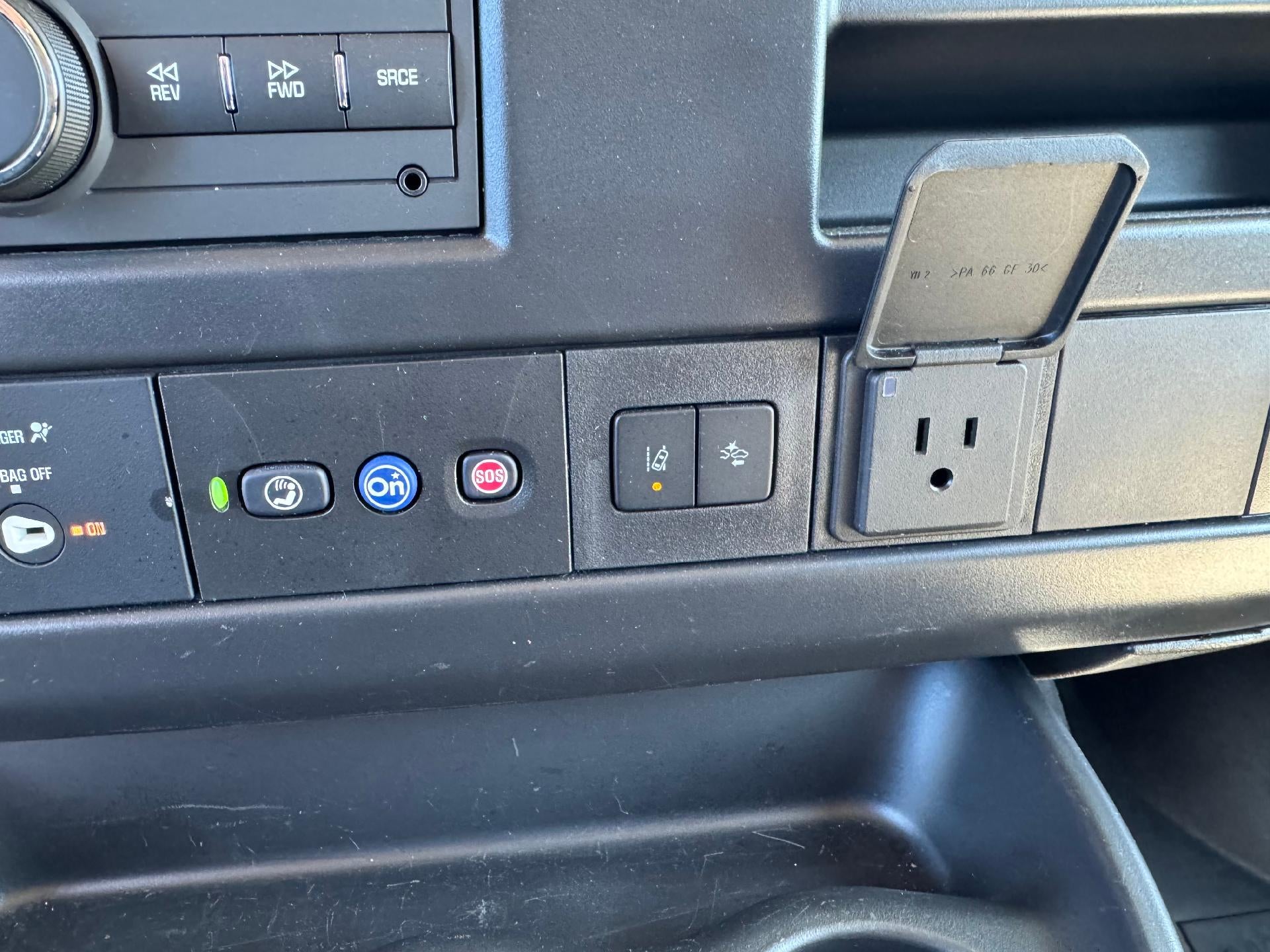 2025 Chevrolet Express Passenger 1LT