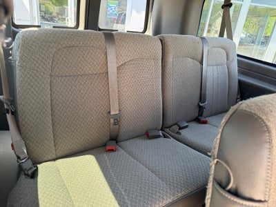 2025 Chevrolet Express Passenger 1LT
