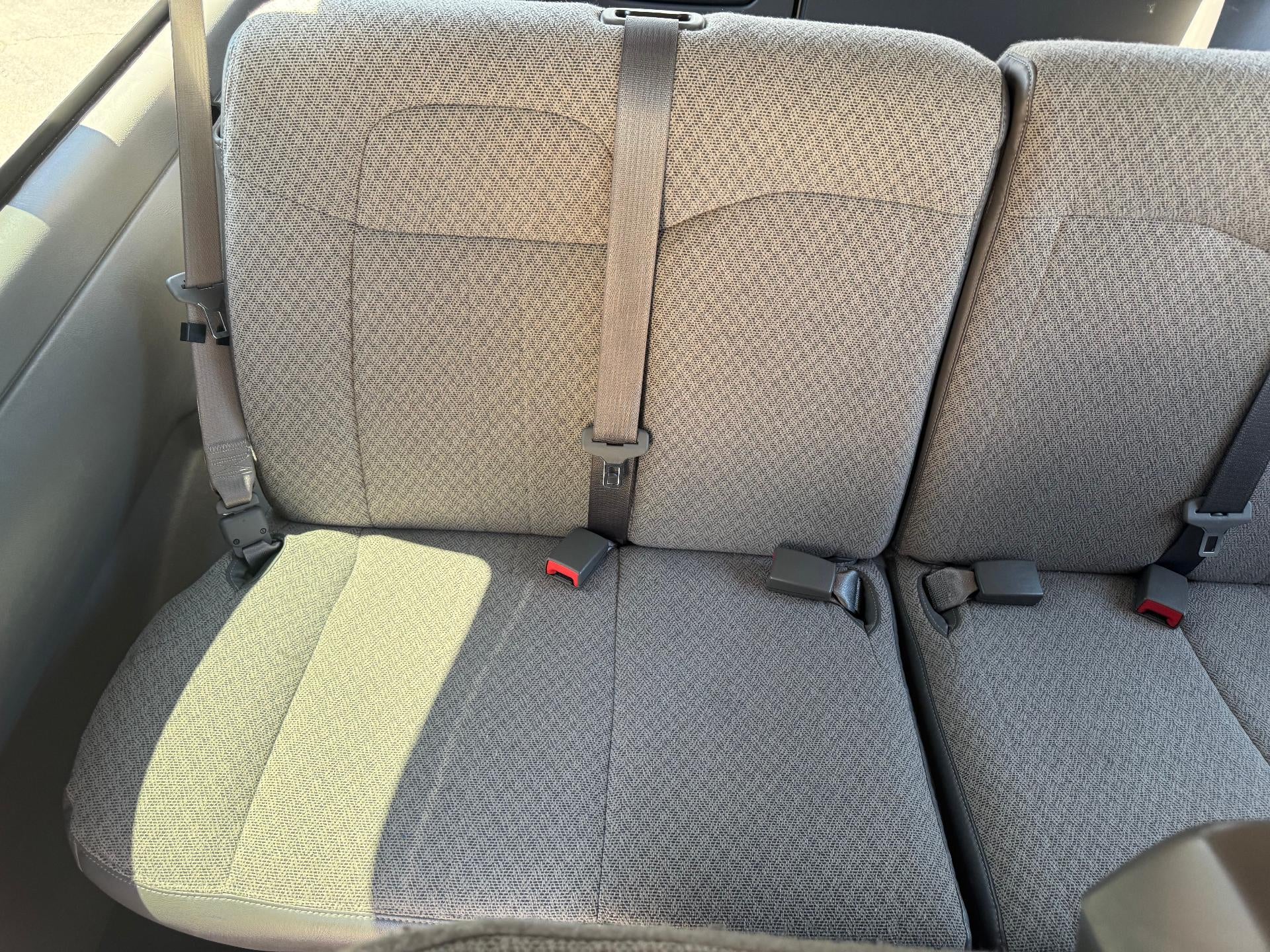 2025 Chevrolet Express Passenger 1LT