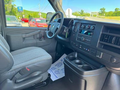 2025 Chevrolet Express Passenger 1LT