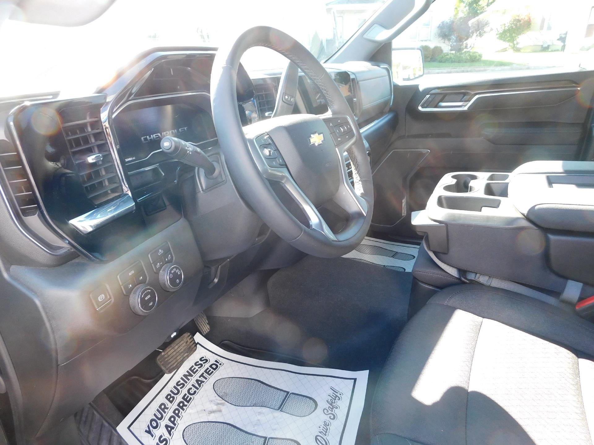 2024 Chevrolet Silverado 1500 LT (2FL)