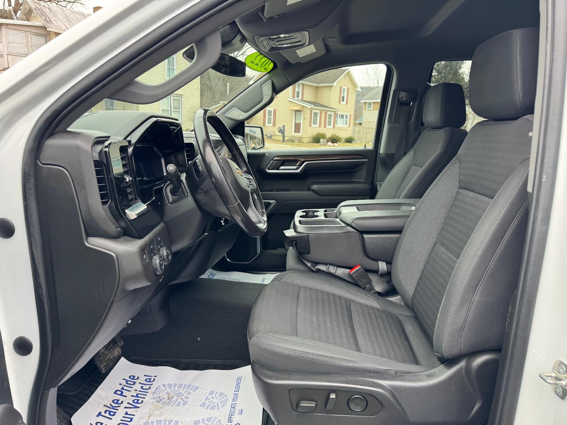 2022 Chevrolet Silverado 1500 LT (2FL)