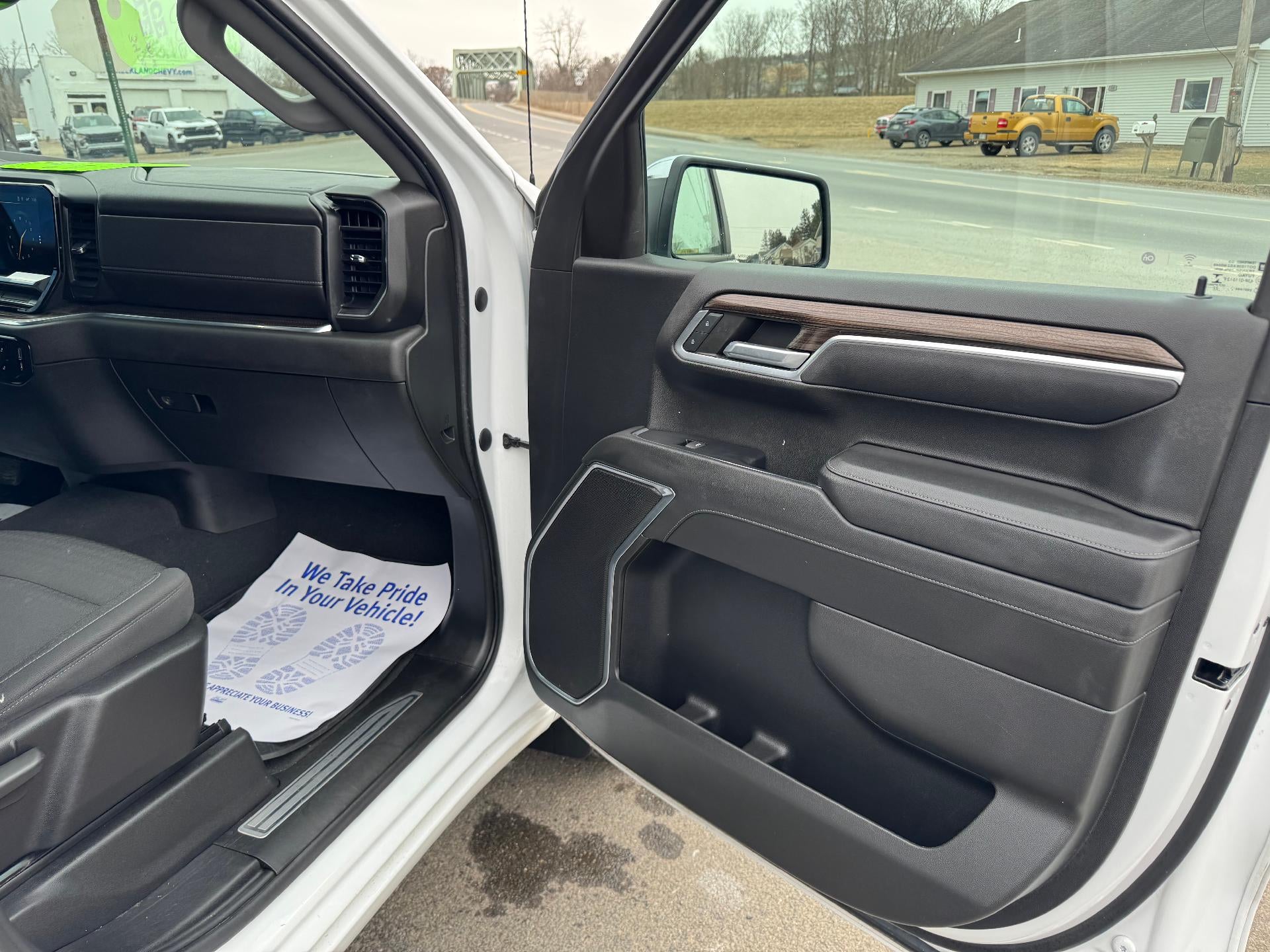 2022 Chevrolet Silverado 1500 LT (2FL)