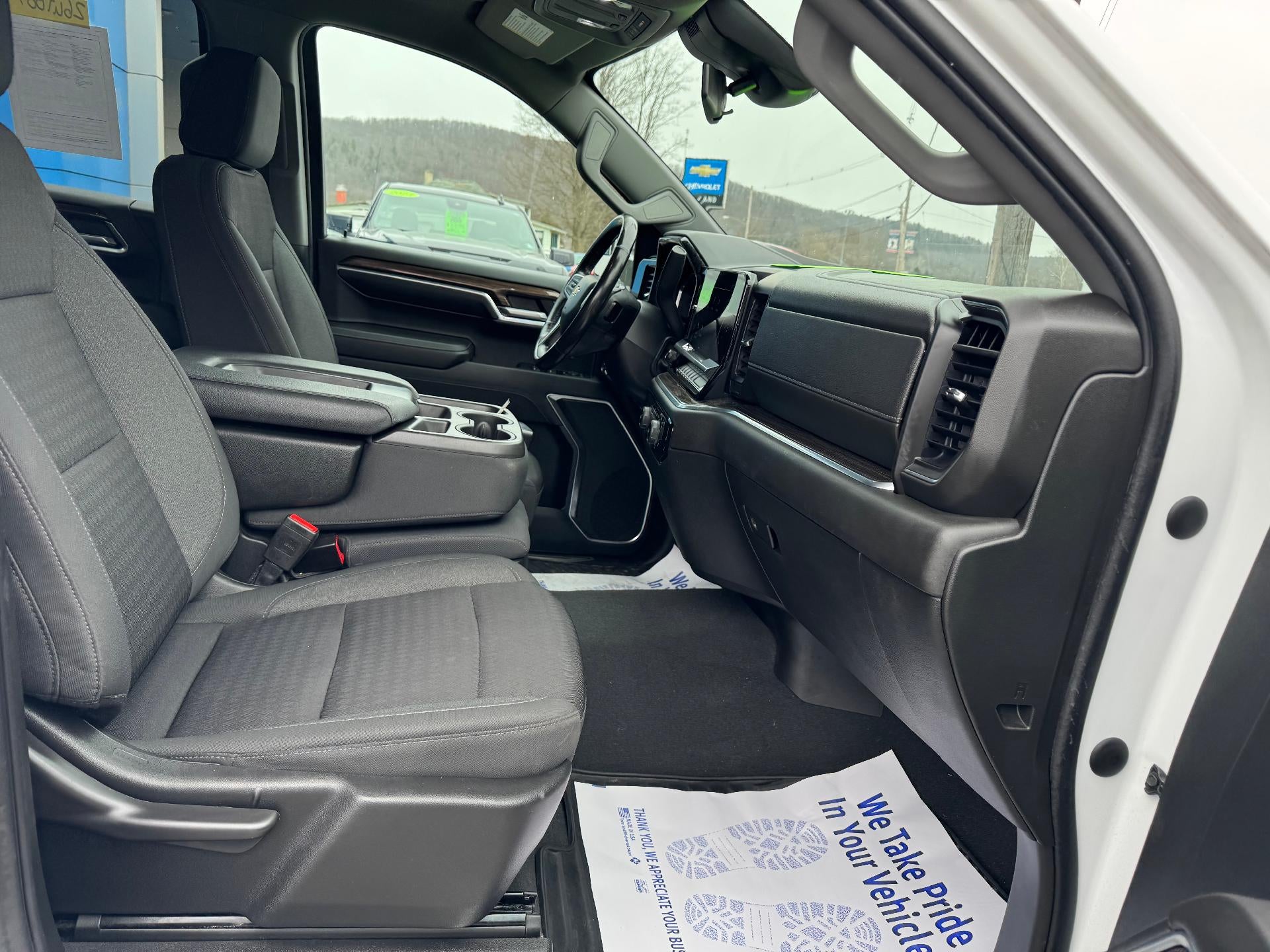 2022 Chevrolet Silverado 1500 LT (2FL)