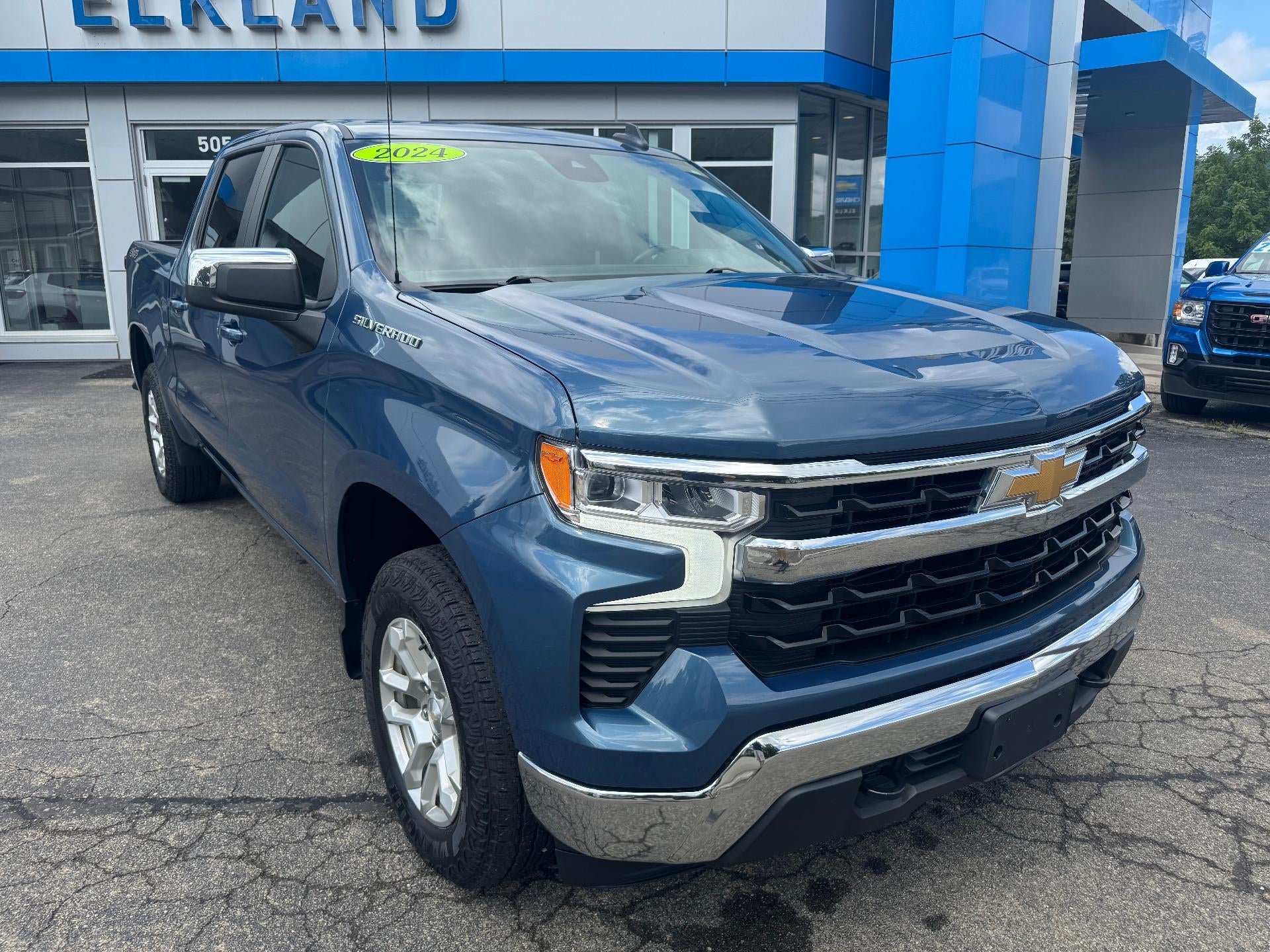 2024 Chevrolet Silverado 1500 LT (2FL)