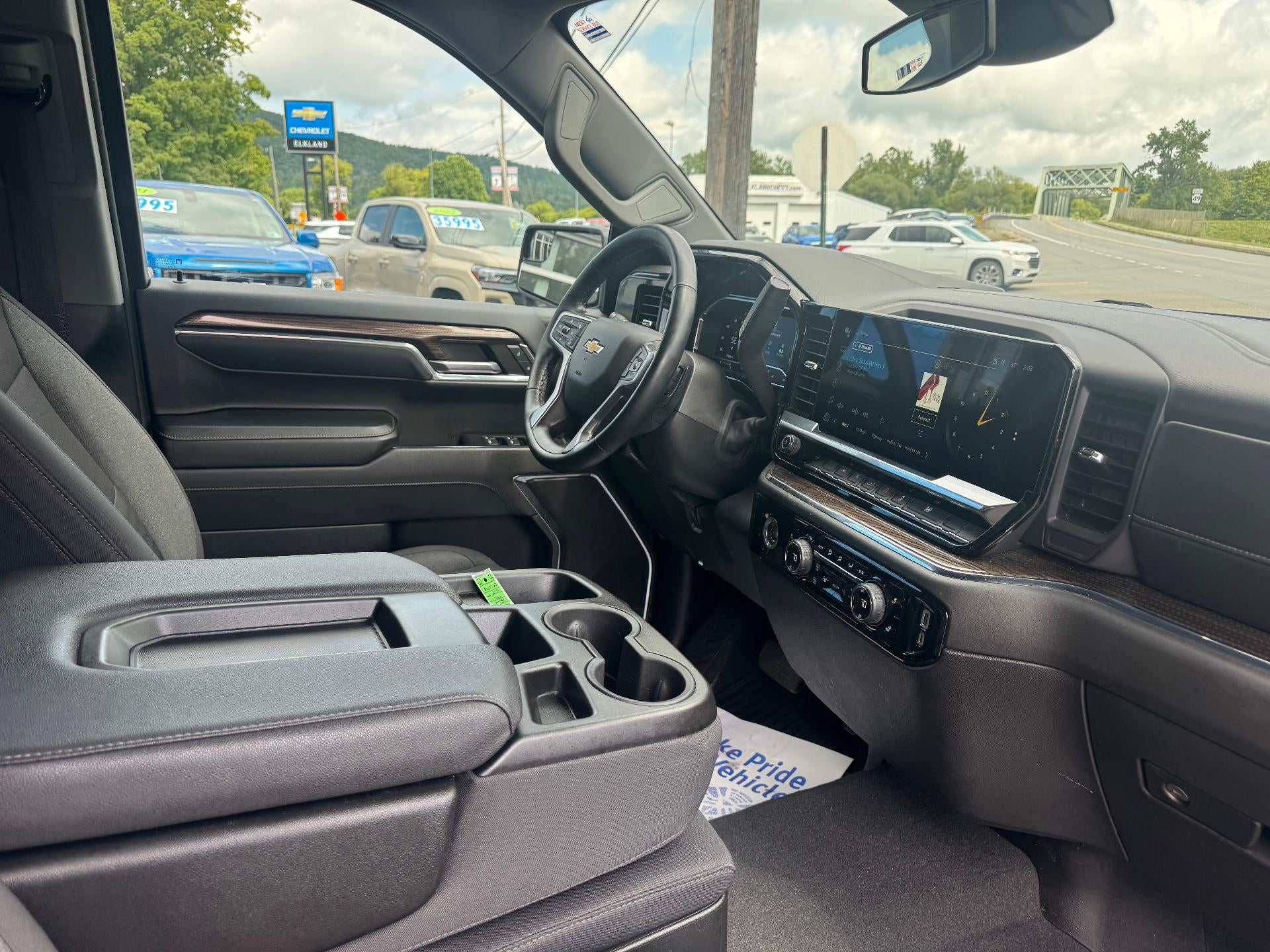 2024 Chevrolet Silverado 1500 LT (2FL)
