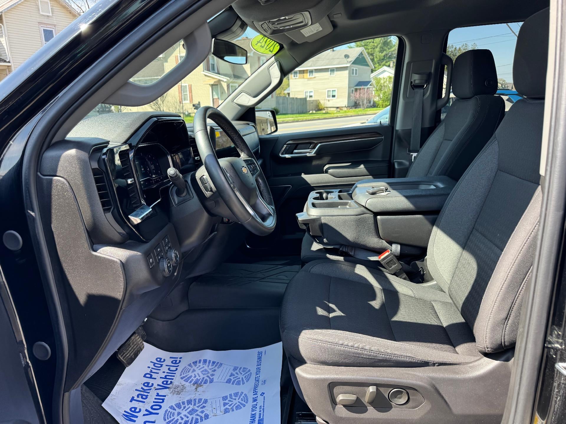 2024 Chevrolet Silverado 1500 LT (2FL)