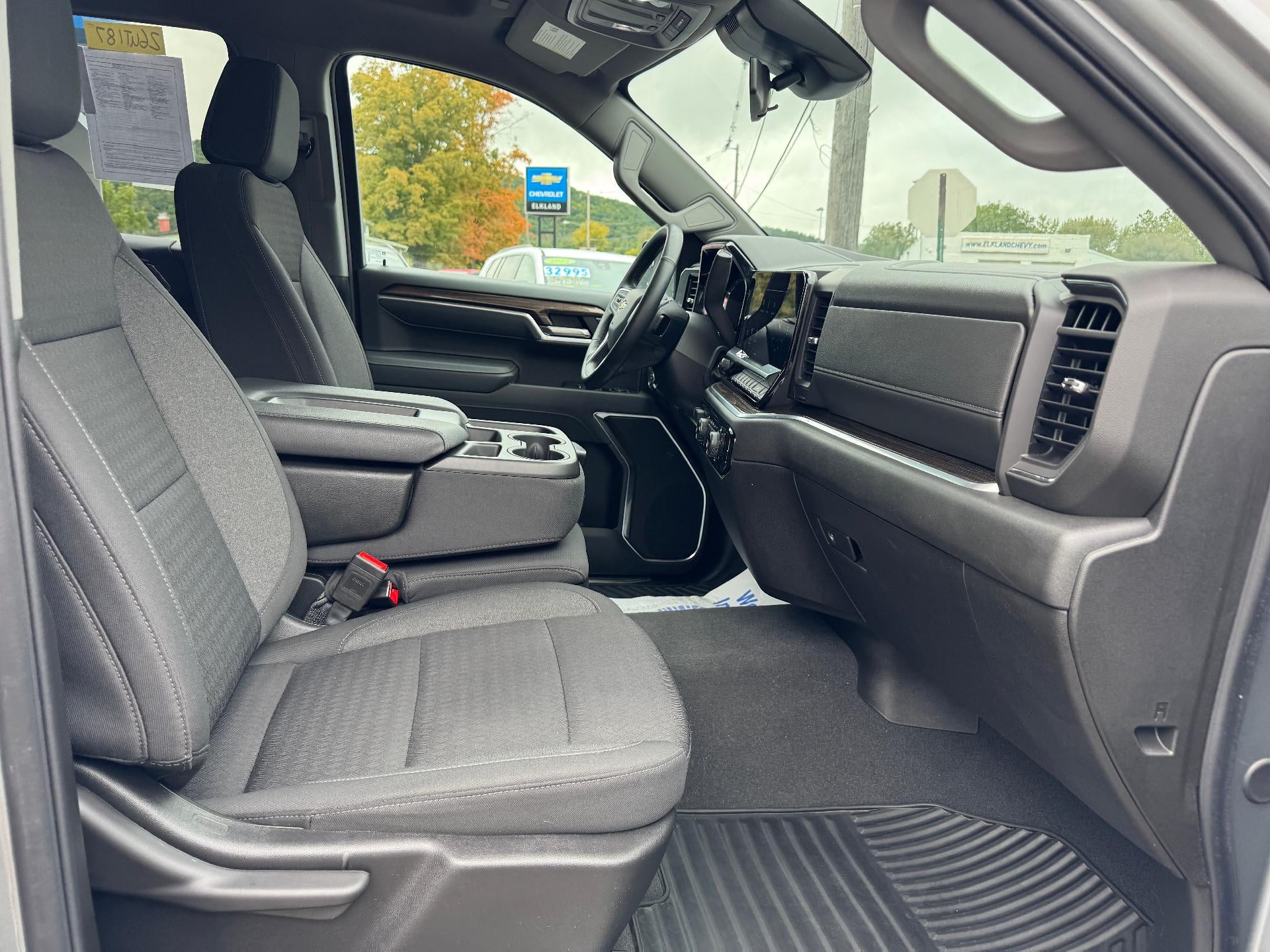 2025 Chevrolet Silverado 1500 LT (2FL)