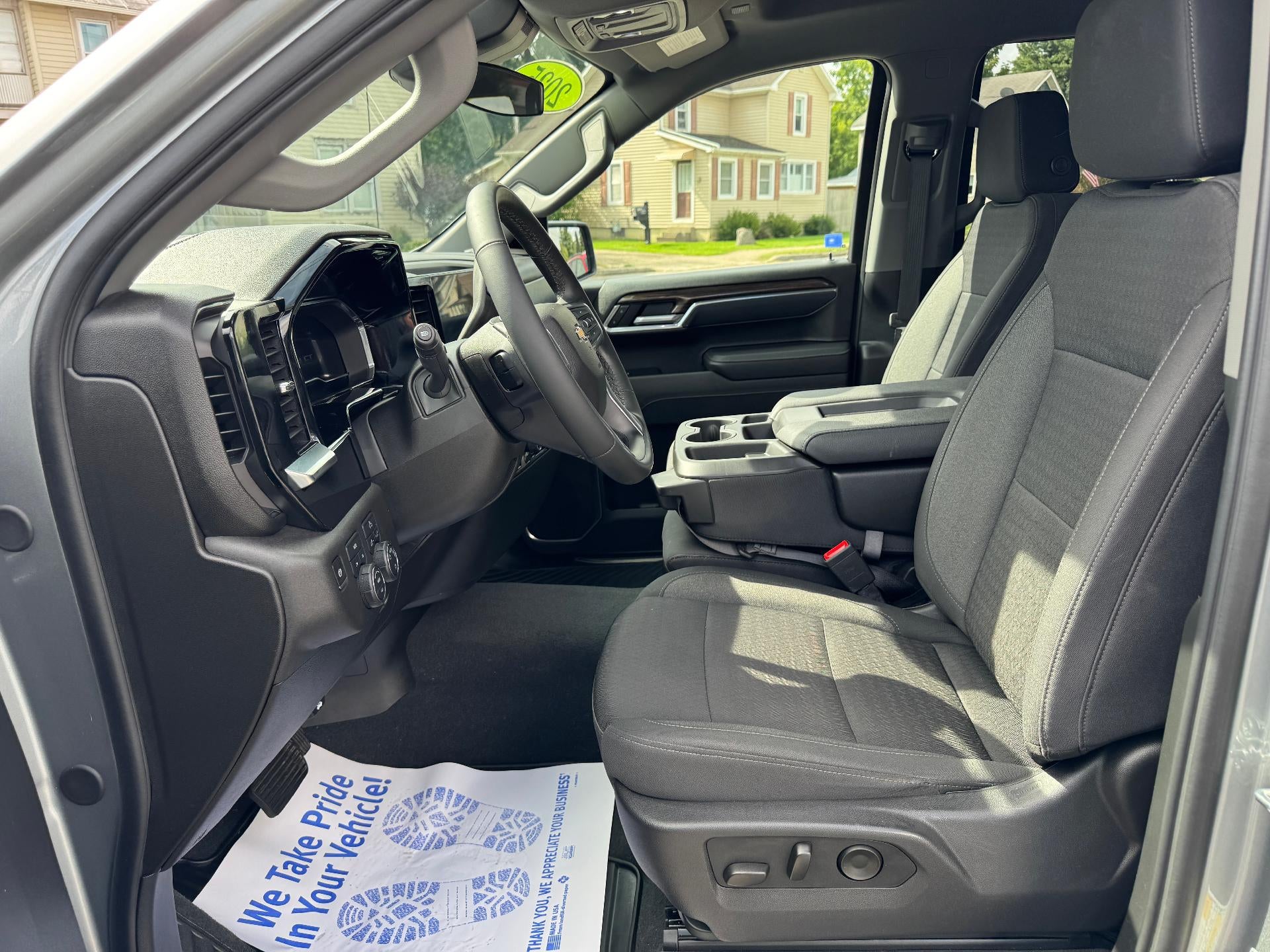 2025 Chevrolet Silverado 1500 LT (2FL)