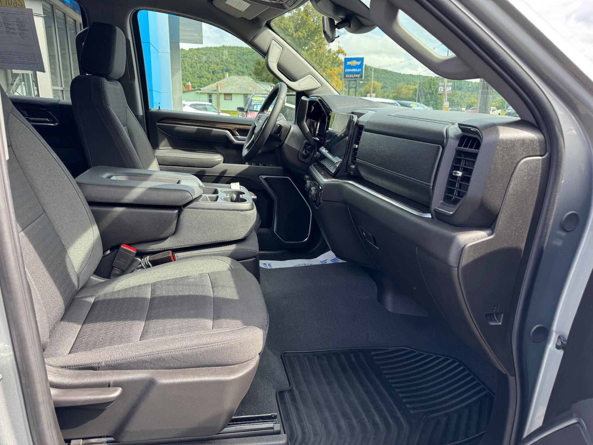 2025 Chevrolet Silverado 1500 LT (2FL)