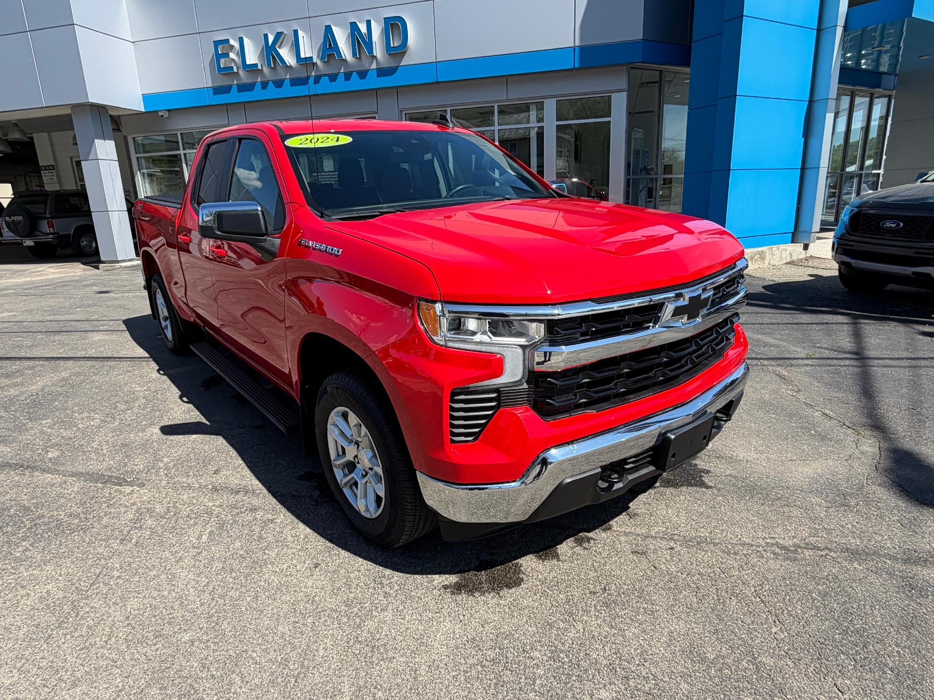 2024 Chevrolet Silverado 1500 LT (2FL)
