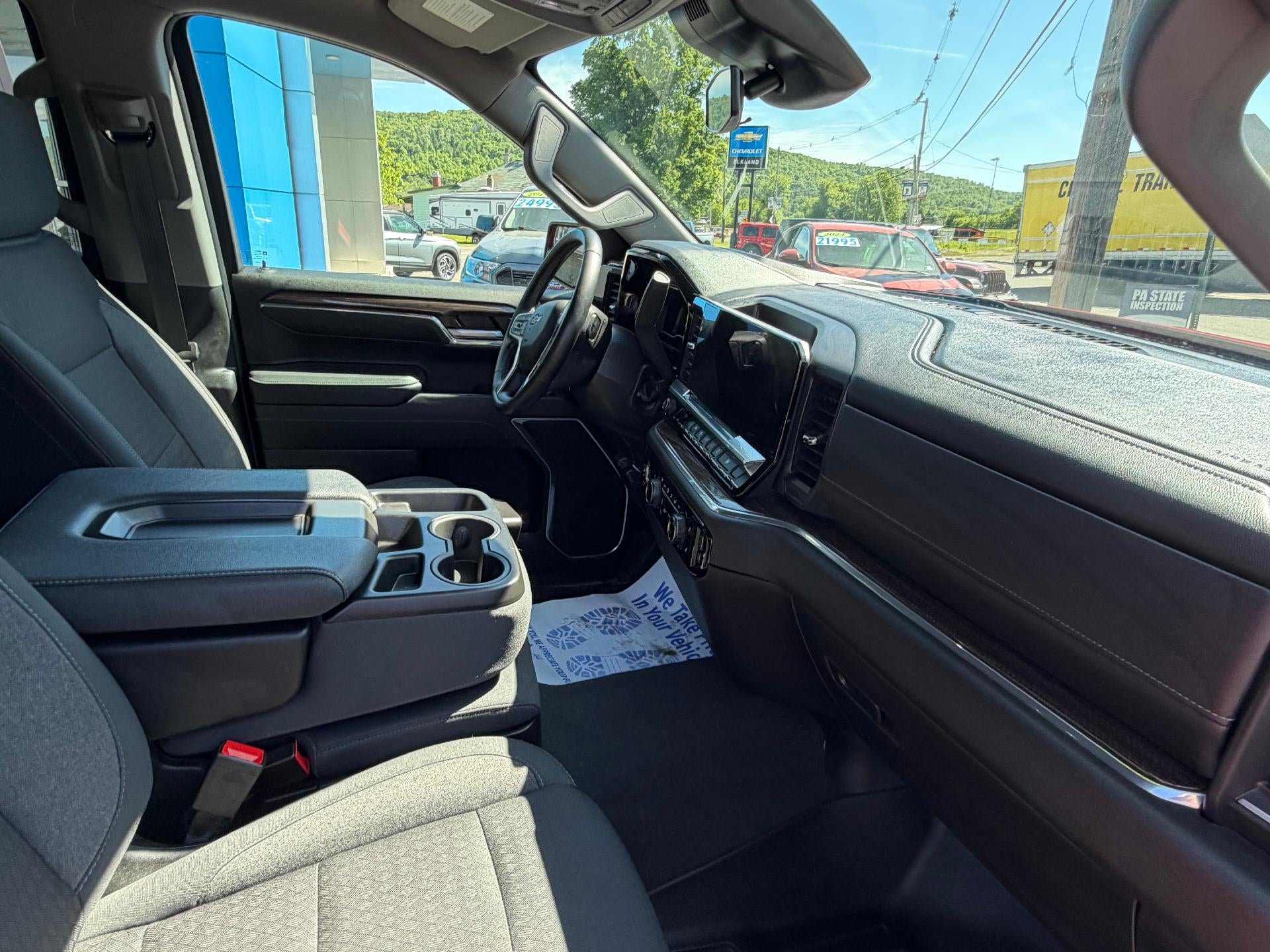 2024 Chevrolet Silverado 1500 LT (2FL)