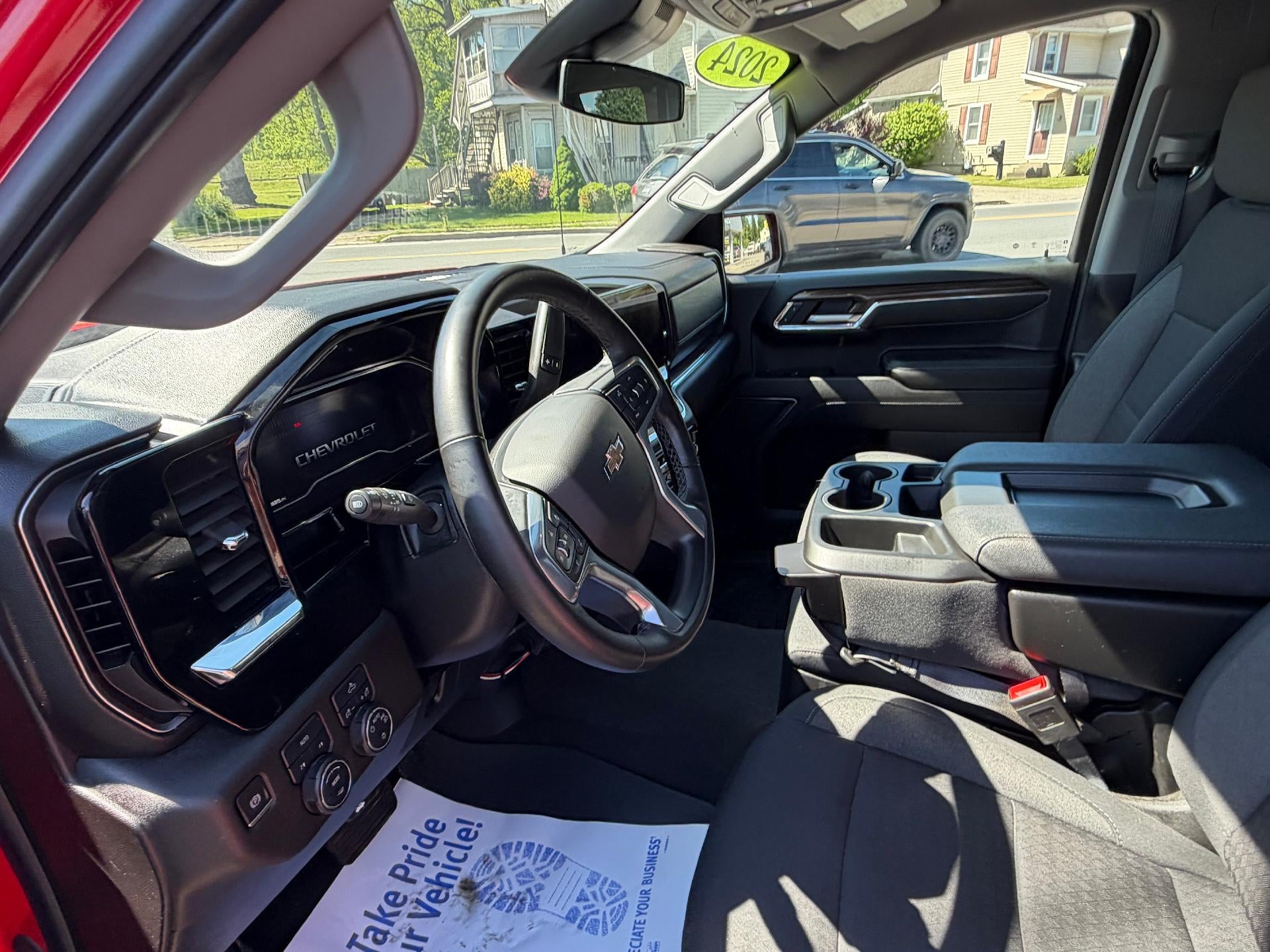 2024 Chevrolet Silverado 1500 LT (2FL)