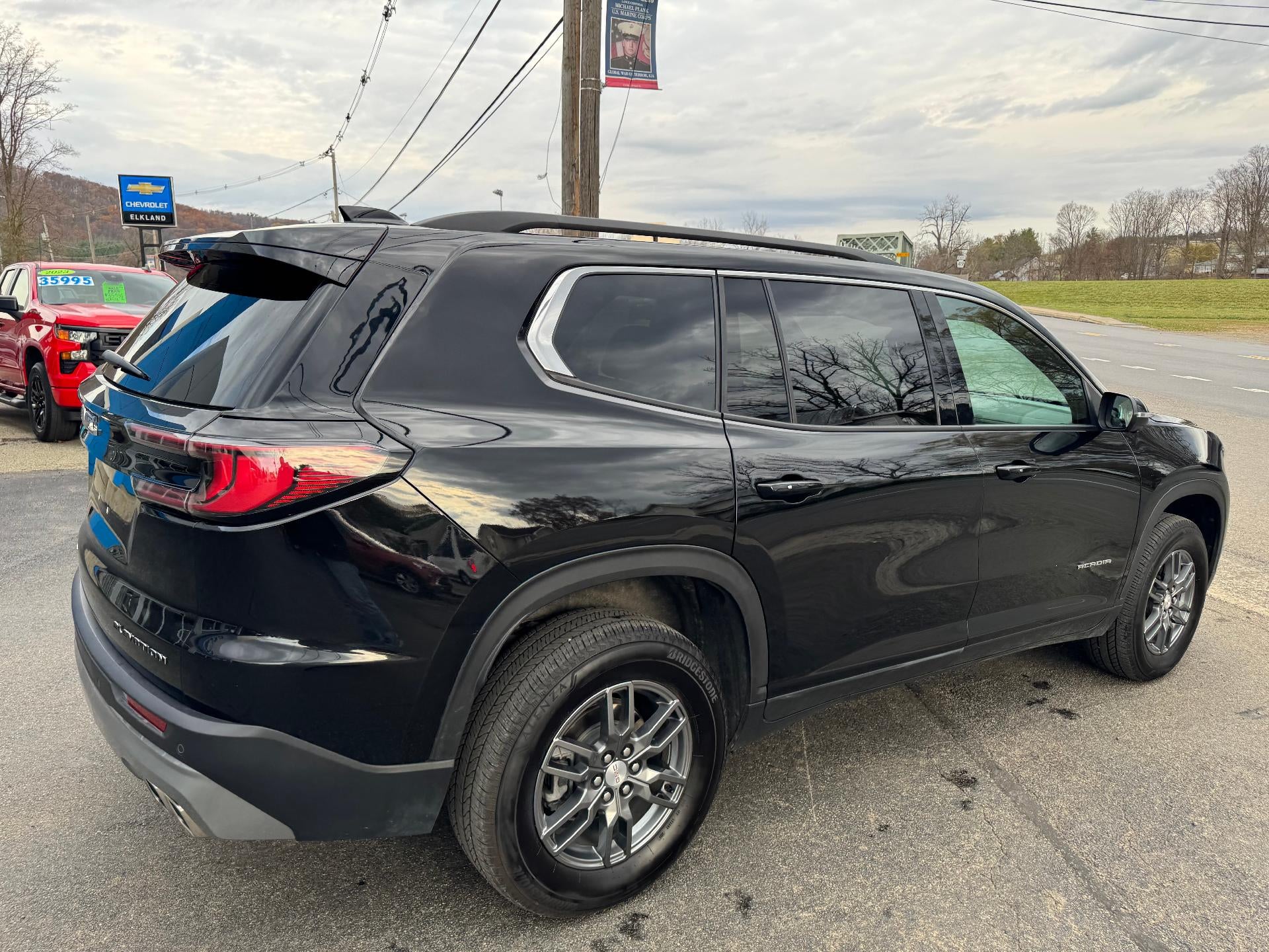 2025 GMC Acadia Elevation