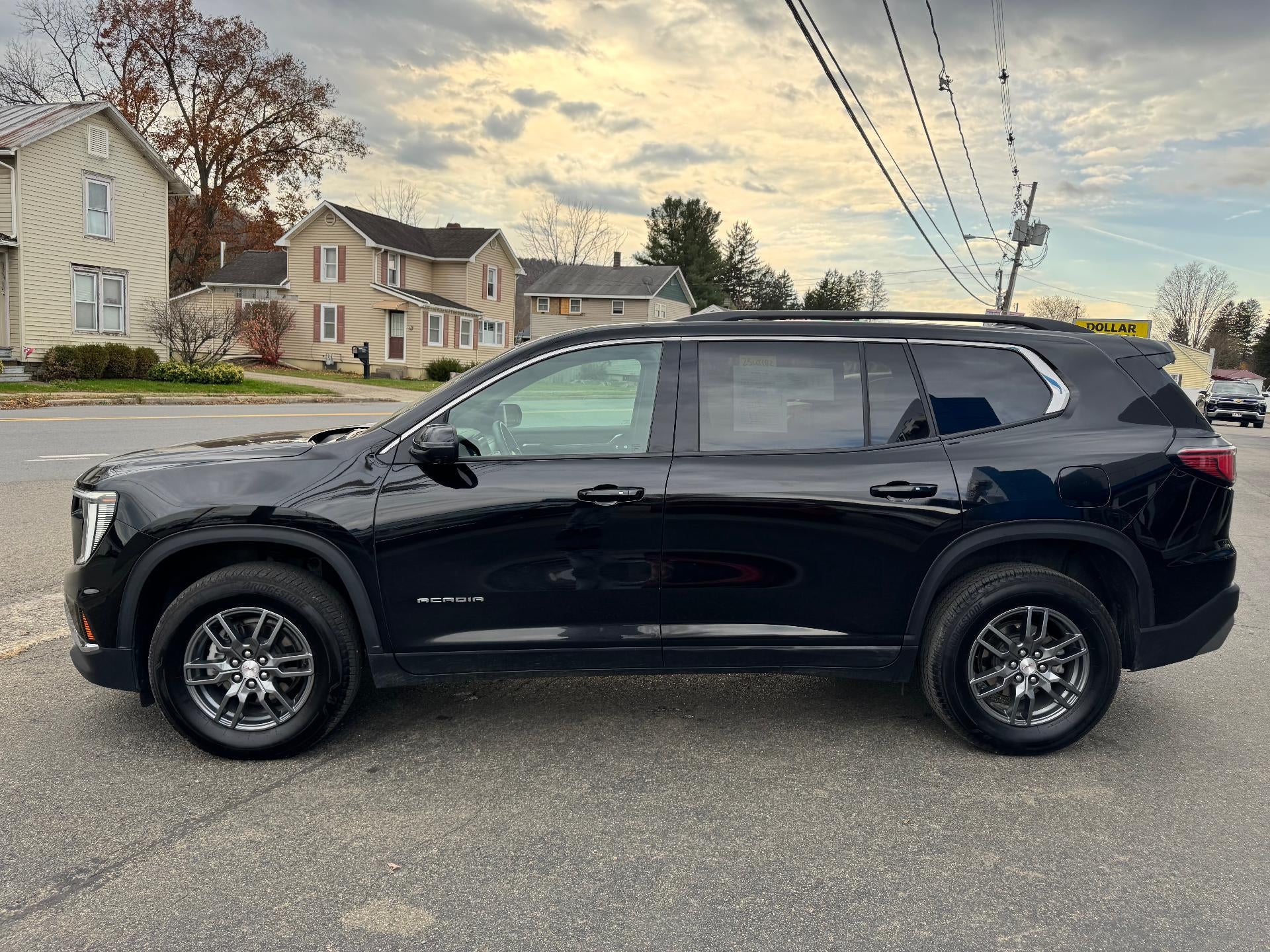 2025 GMC Acadia Elevation