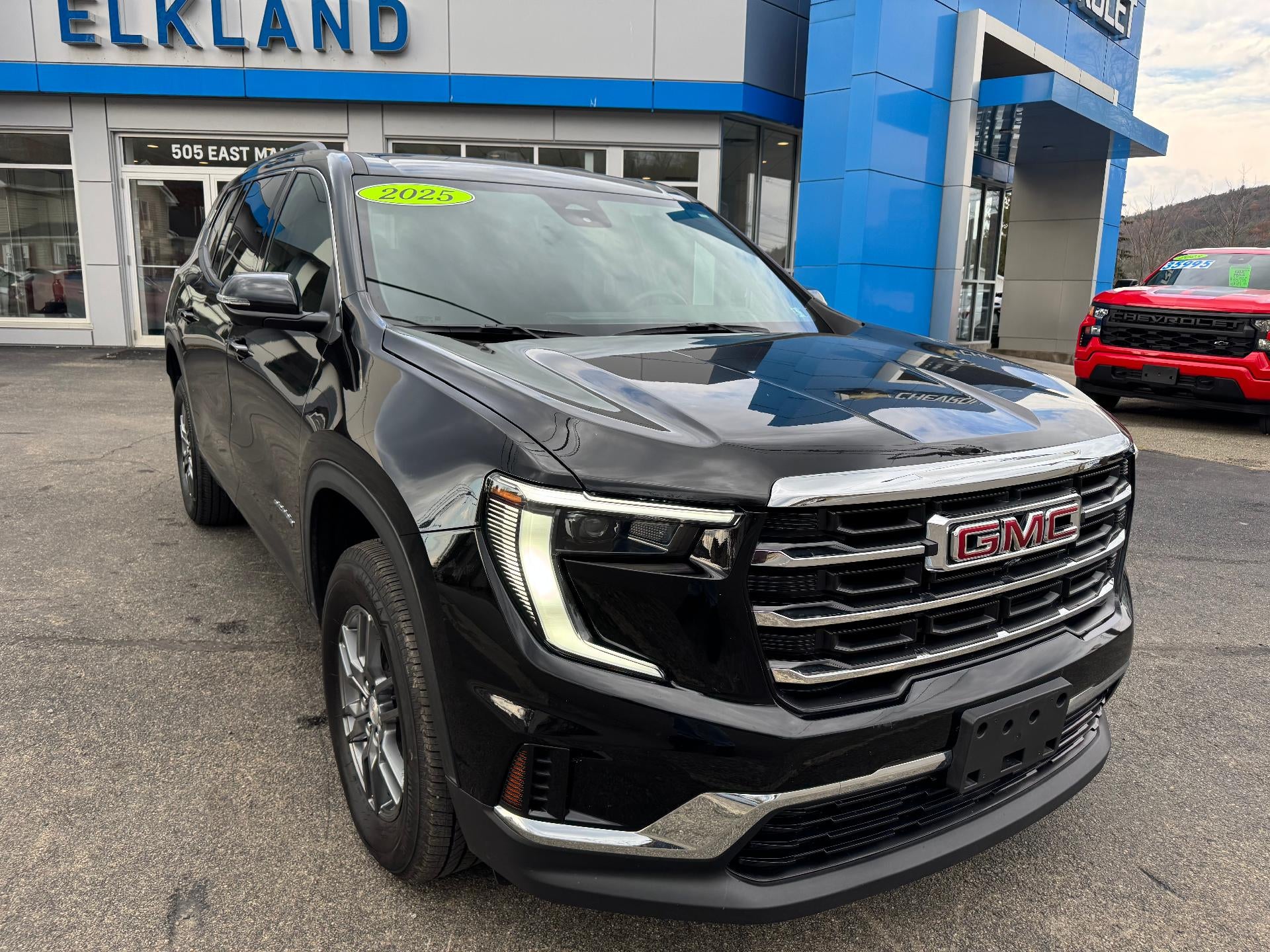 2025 GMC Acadia Elevation