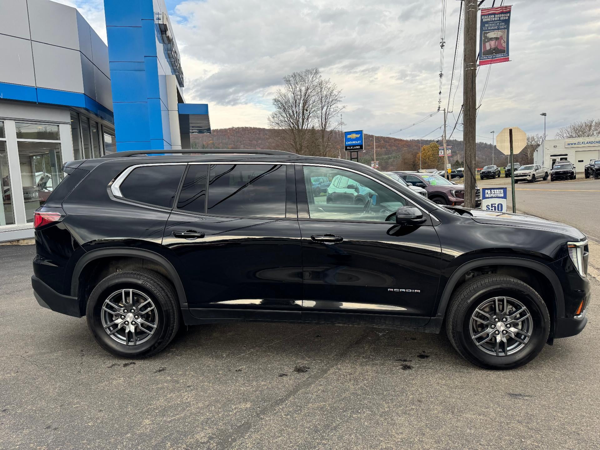 2025 GMC Acadia Elevation