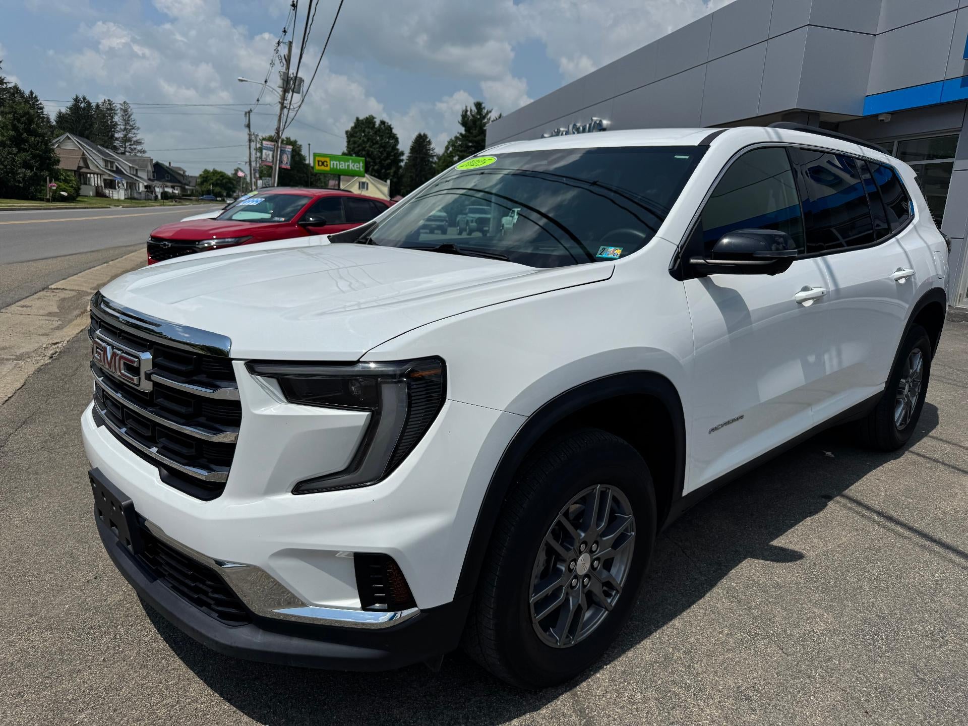 2025 GMC Acadia Elevation
