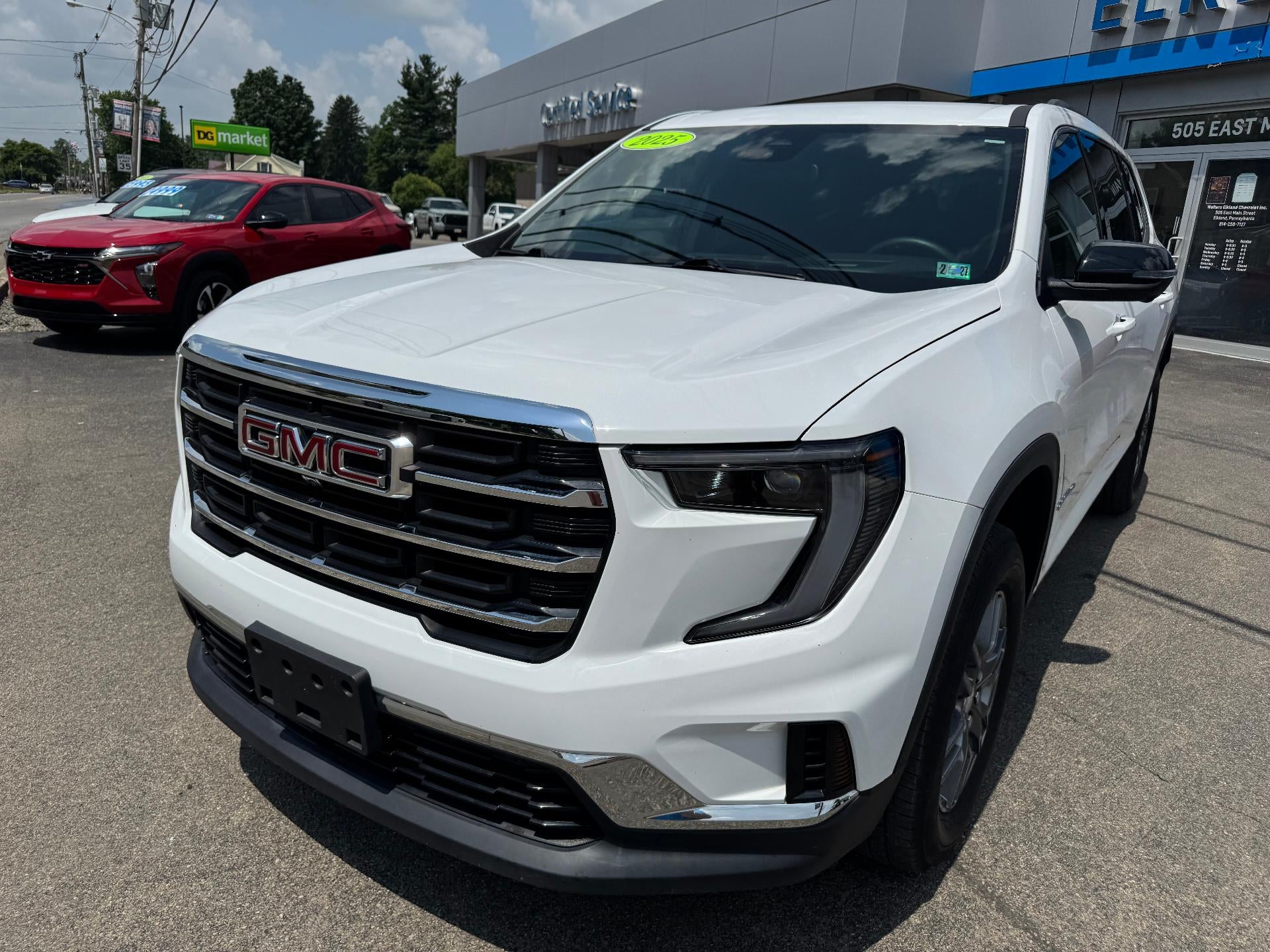 2025 GMC Acadia Elevation