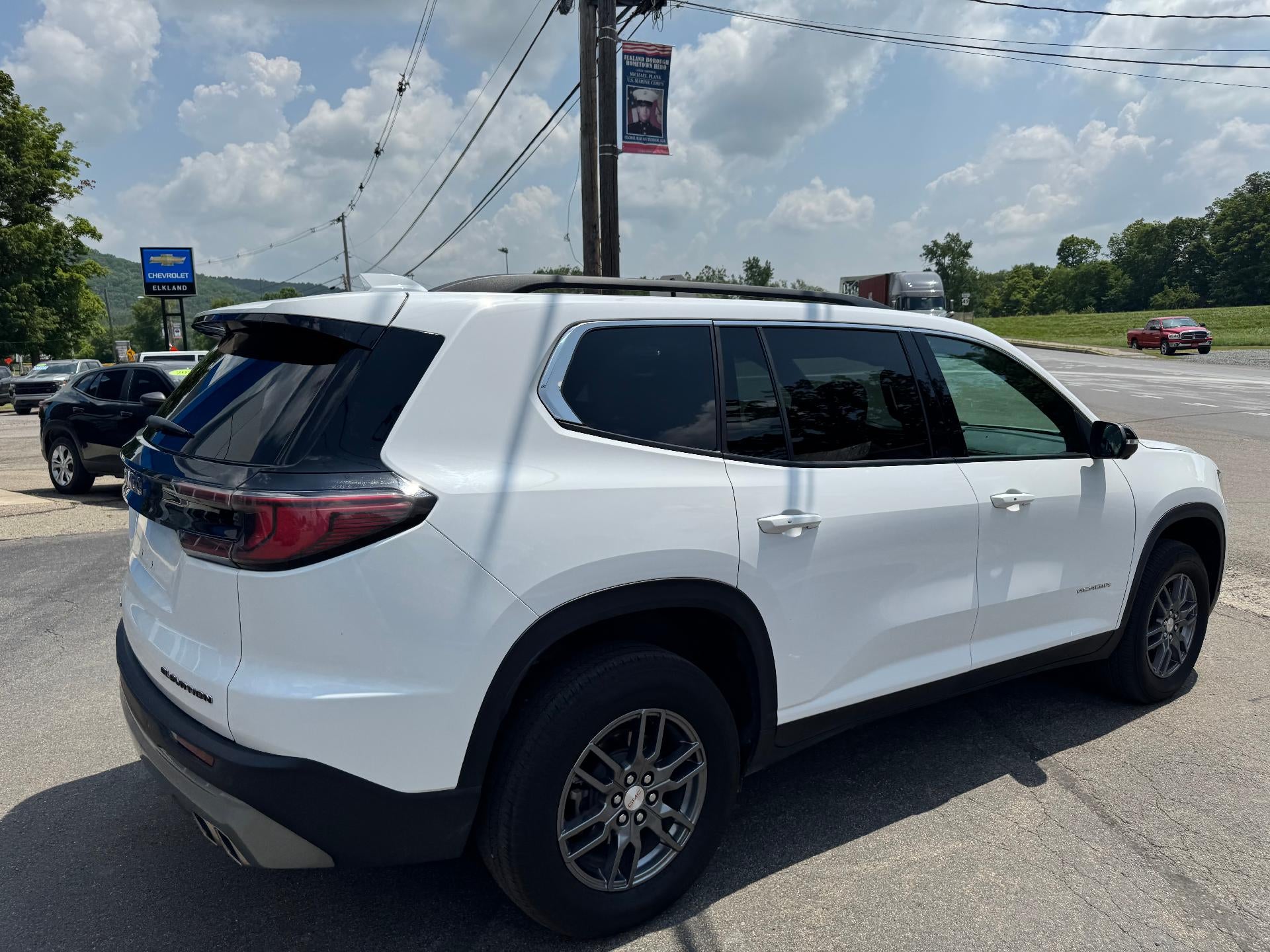 2025 GMC Acadia Elevation