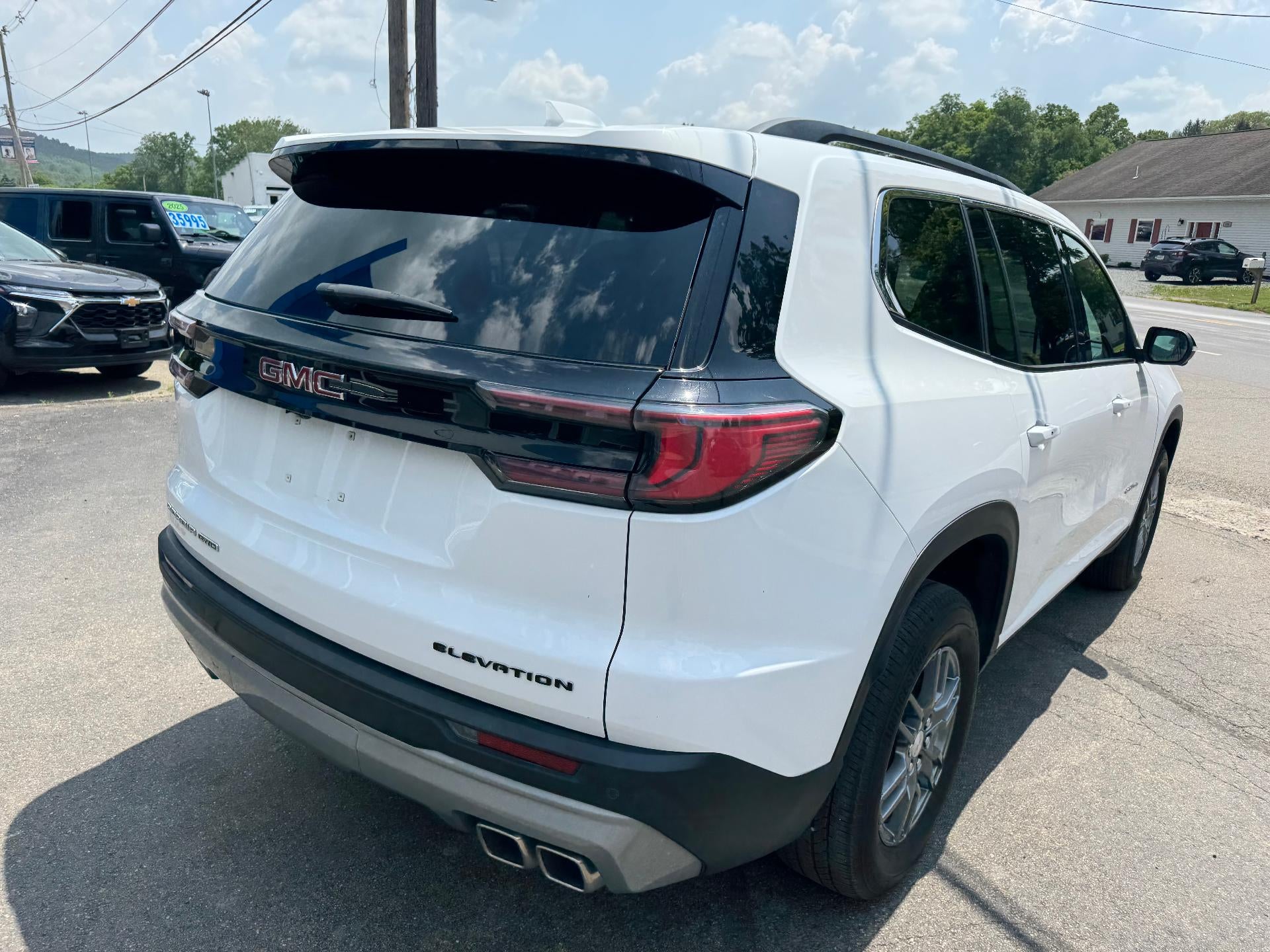 2025 GMC Acadia Elevation