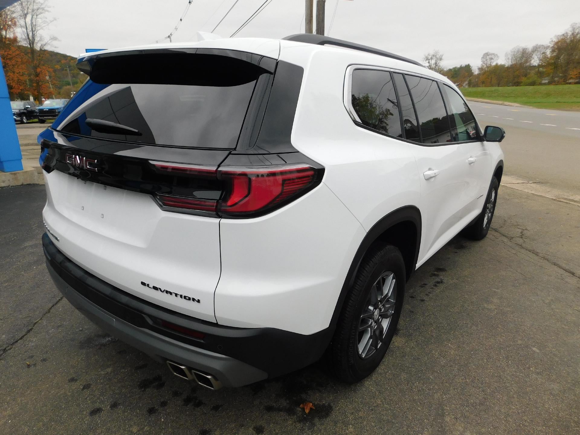2025 GMC Acadia Elevation