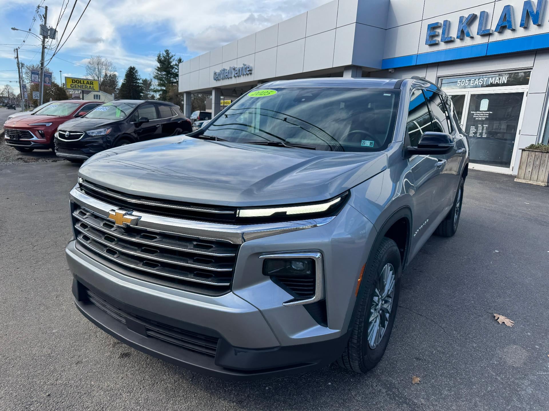 2025 Chevrolet Traverse LT