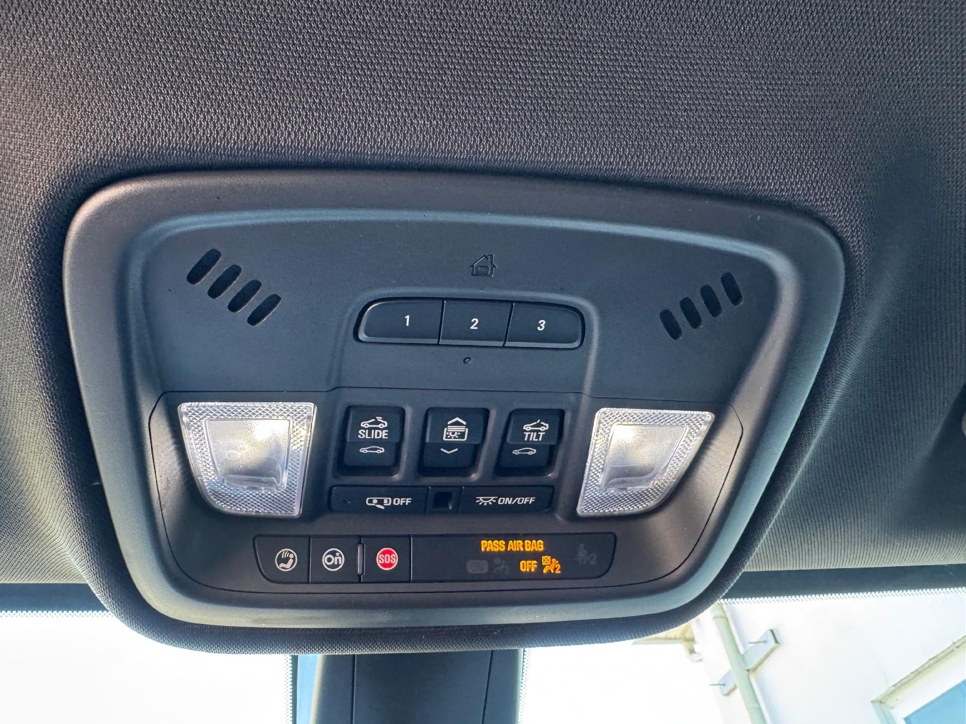 2022 Chevrolet Traverse LT Leather