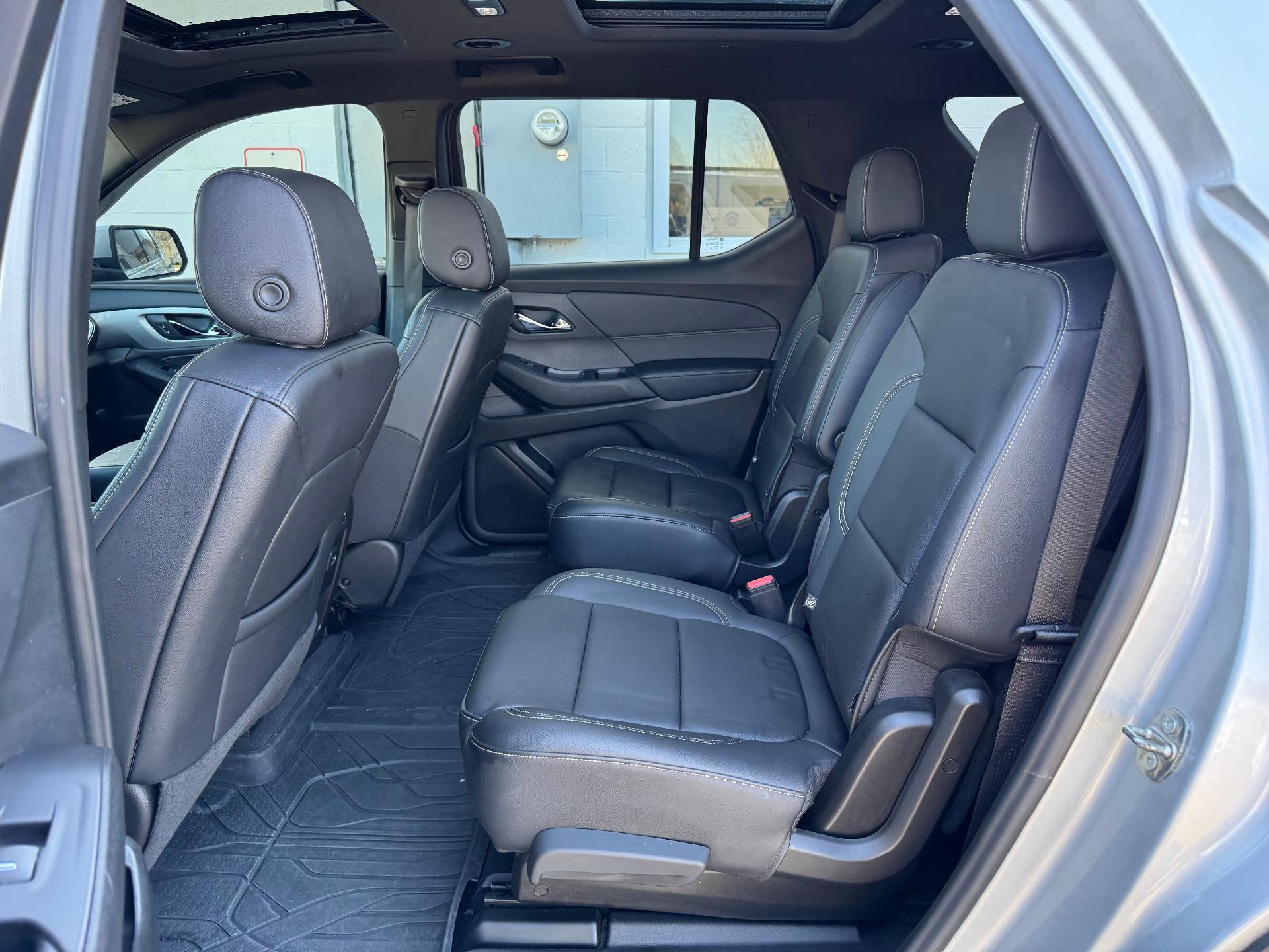2022 Chevrolet Traverse LT Leather