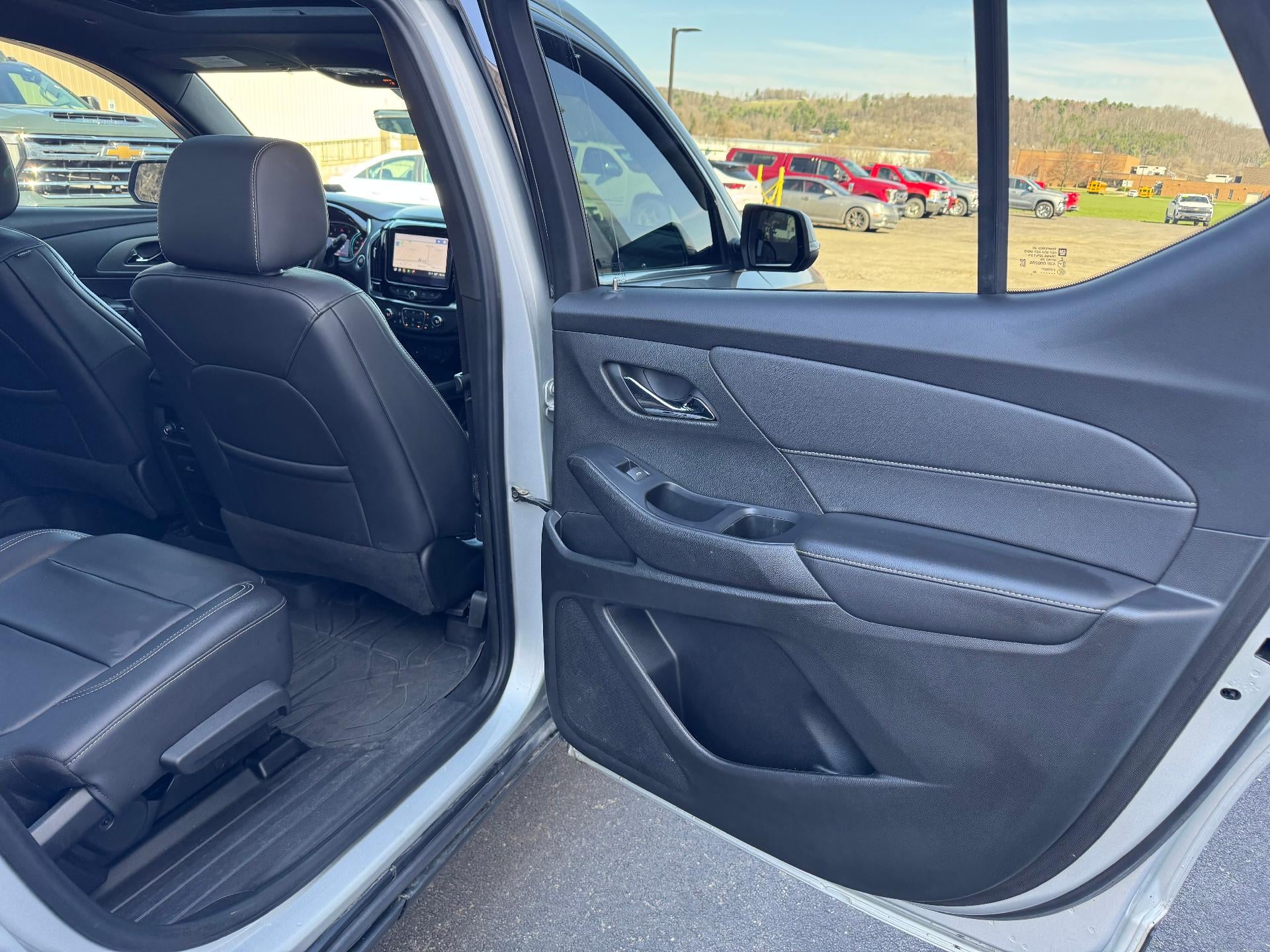 2022 Chevrolet Traverse LT Leather