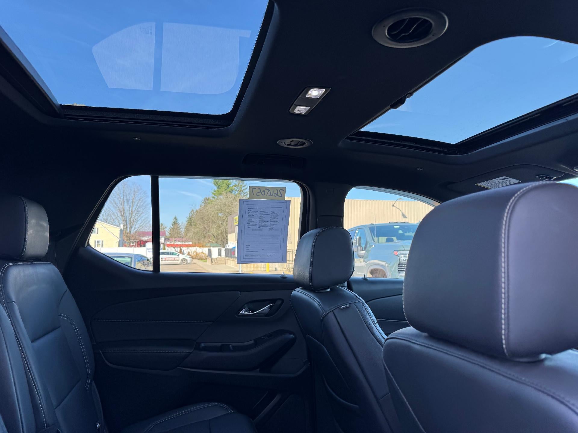 2022 Chevrolet Traverse LT Leather