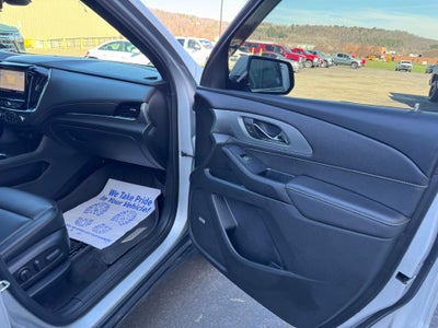 2022 Chevrolet Traverse LT Leather