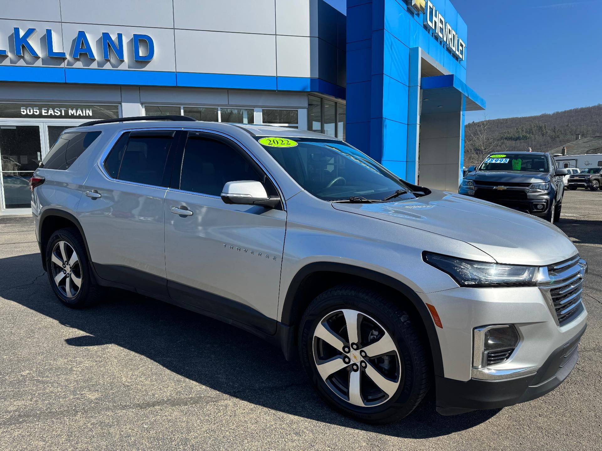 2022 Chevrolet Traverse LT Leather