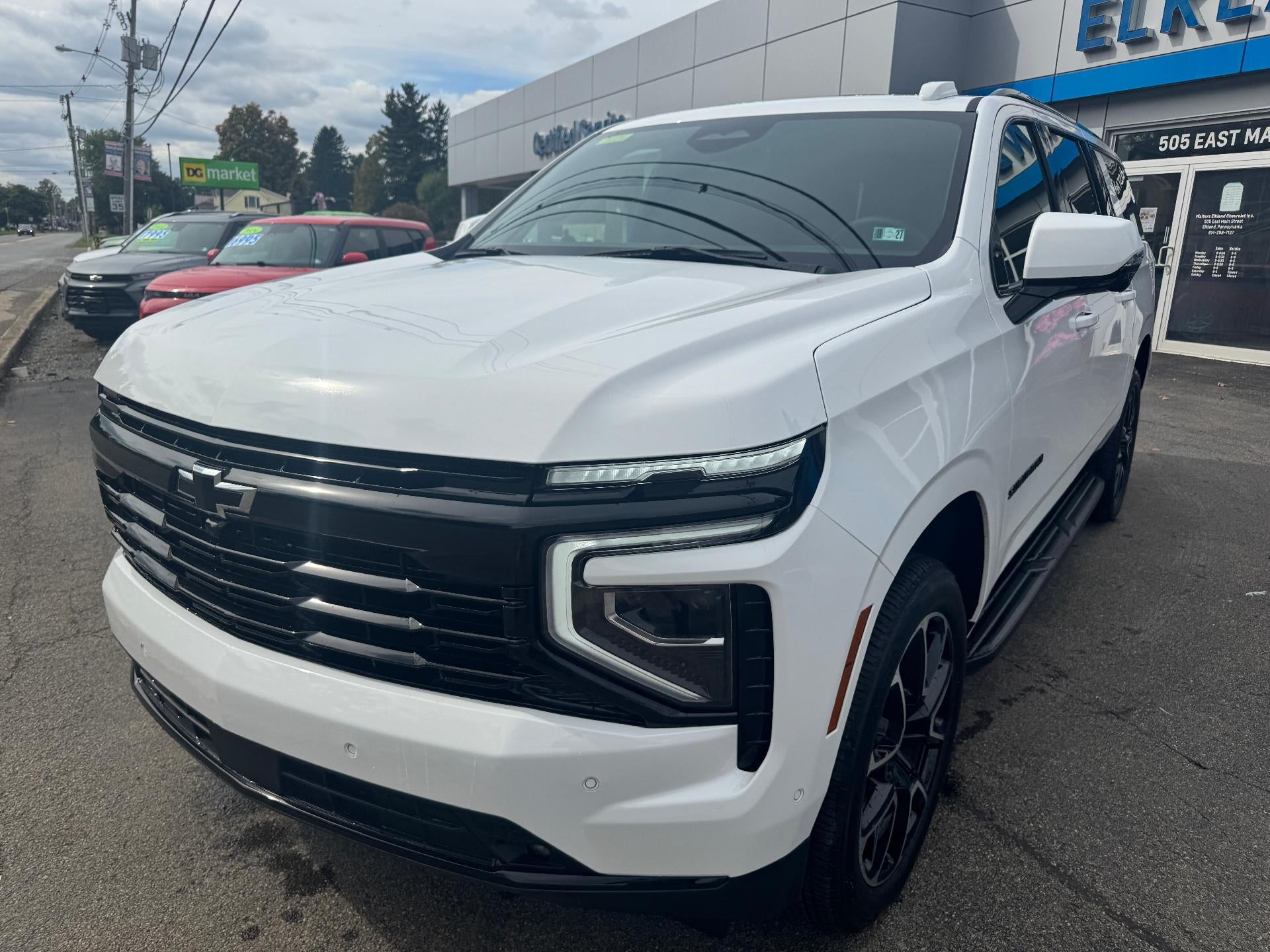 2027 Chevrolet Suburban RST - Photo 11