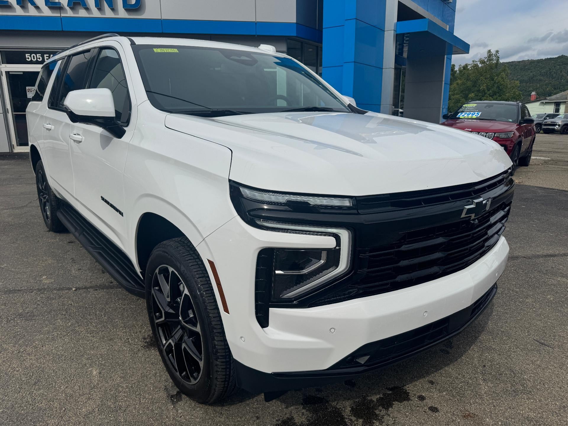 2027 Chevrolet Suburban RST - Photo 13