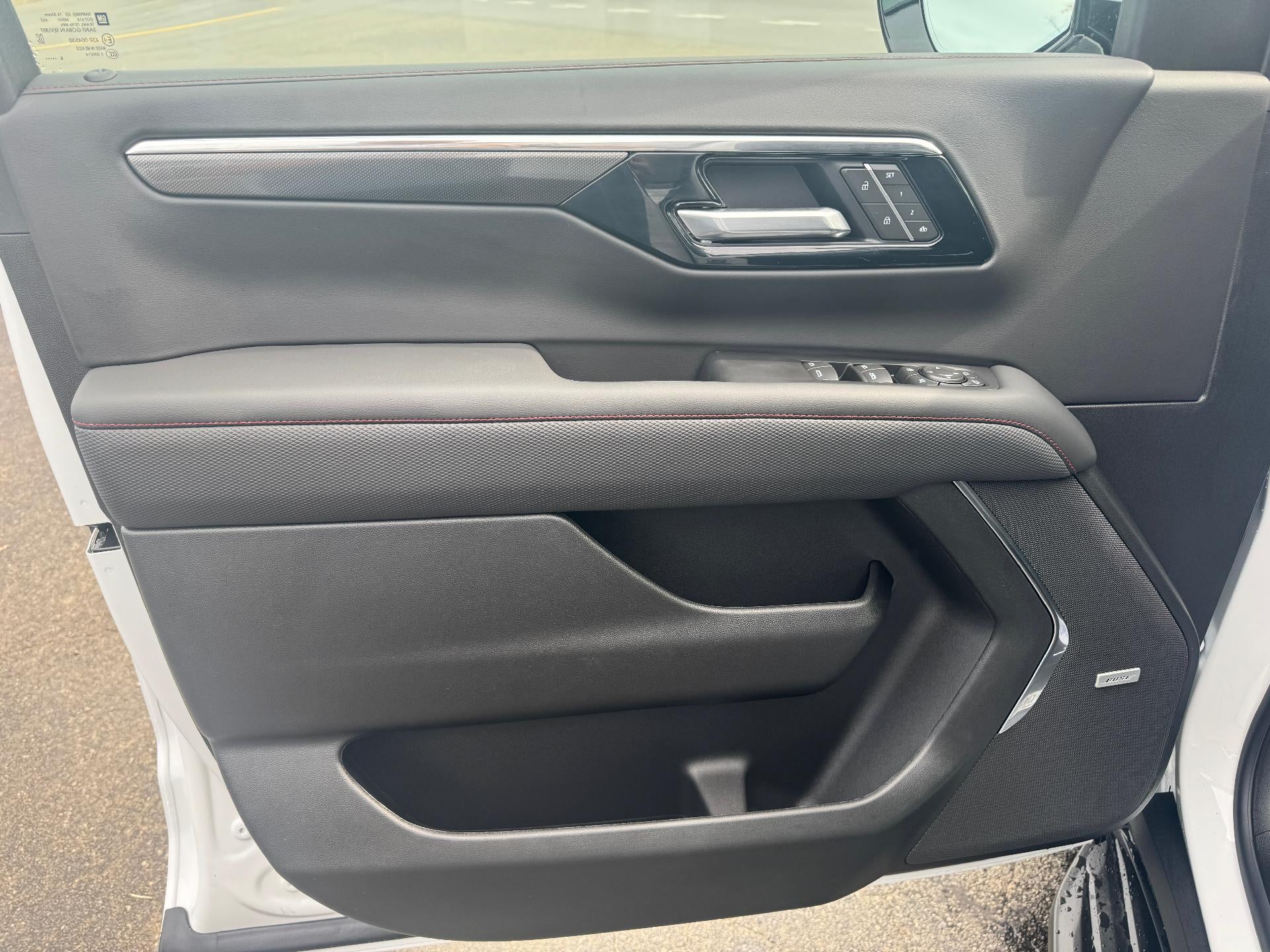 2027 Chevrolet Suburban RST - Photo 18