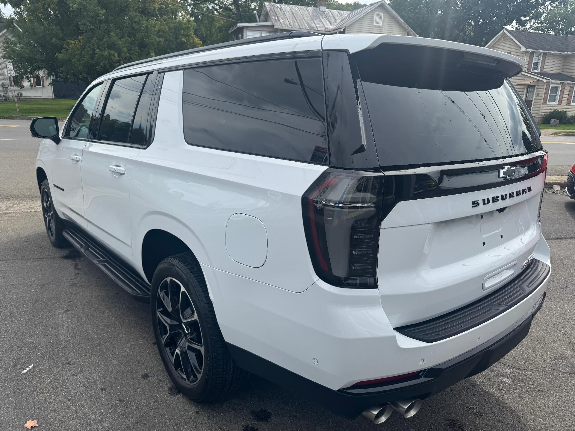2027 Chevrolet Suburban RST - Photo 7