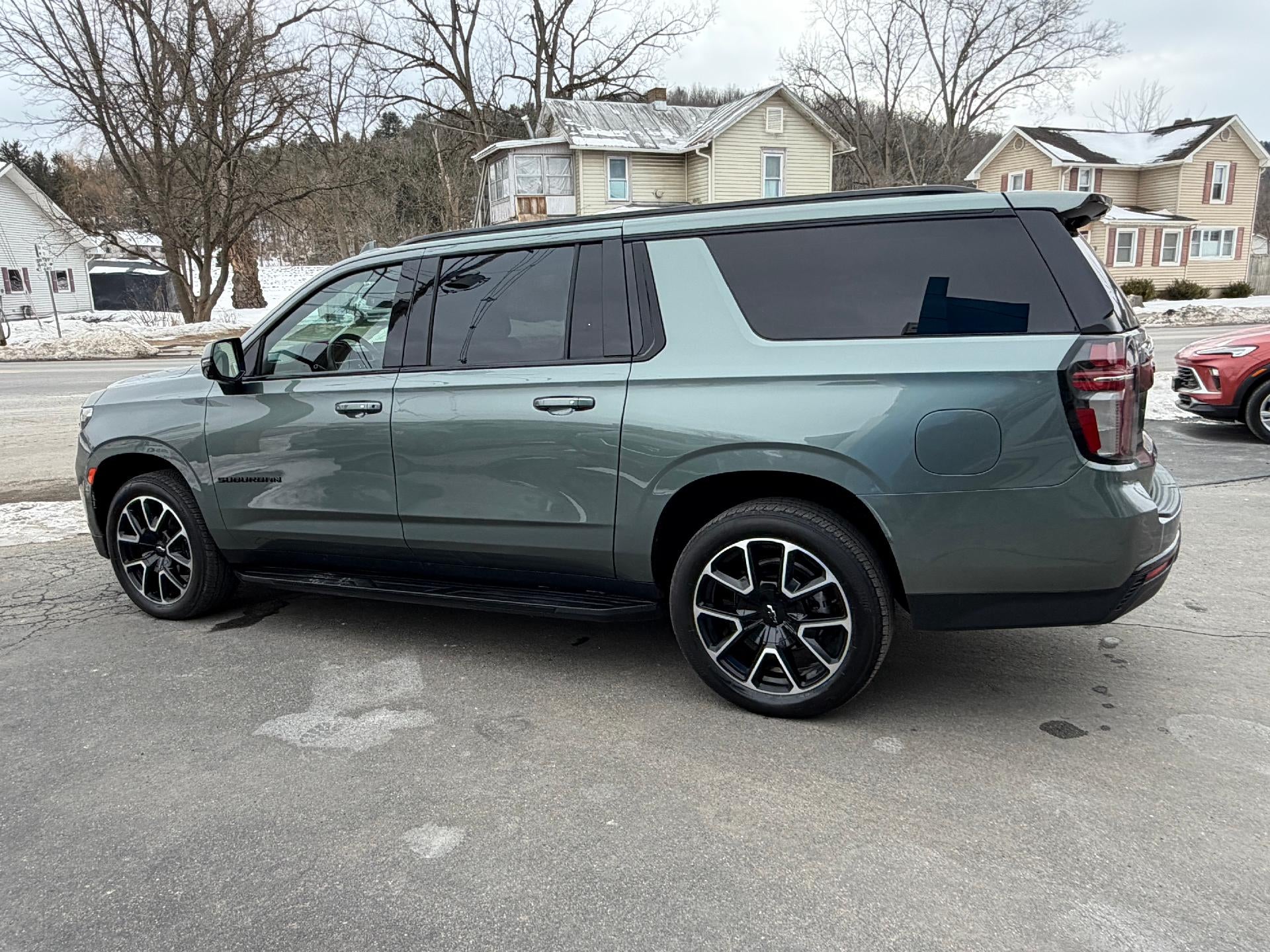 2024 Chevrolet Suburban RST