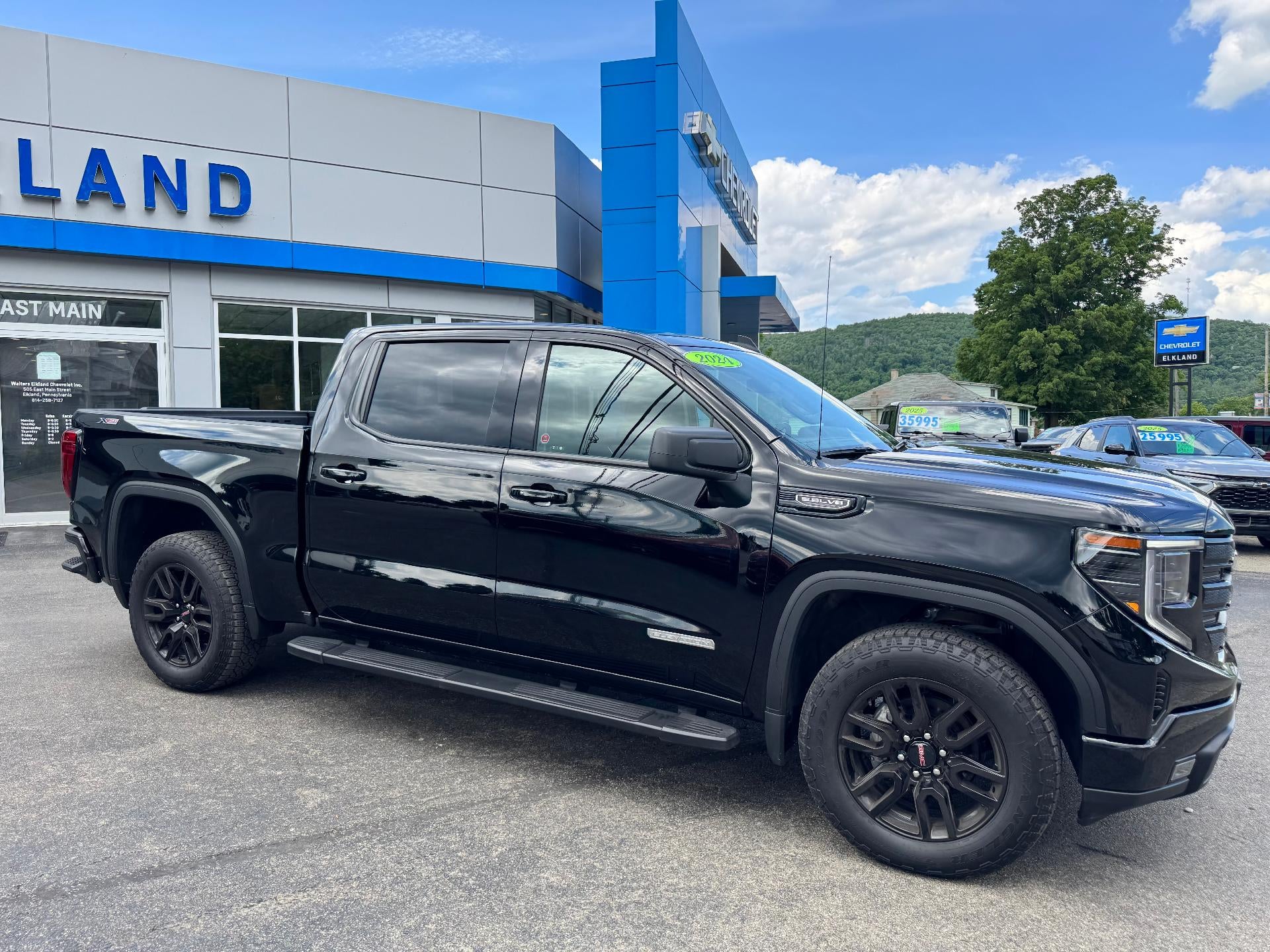 2024 GMC Sierra 1500 Elevation