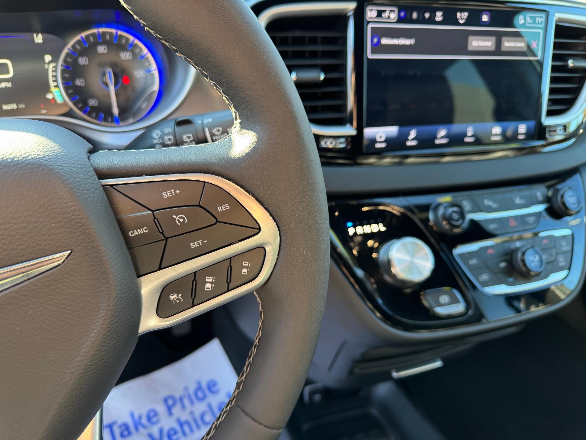 2026 Chrysler Pacifica Select