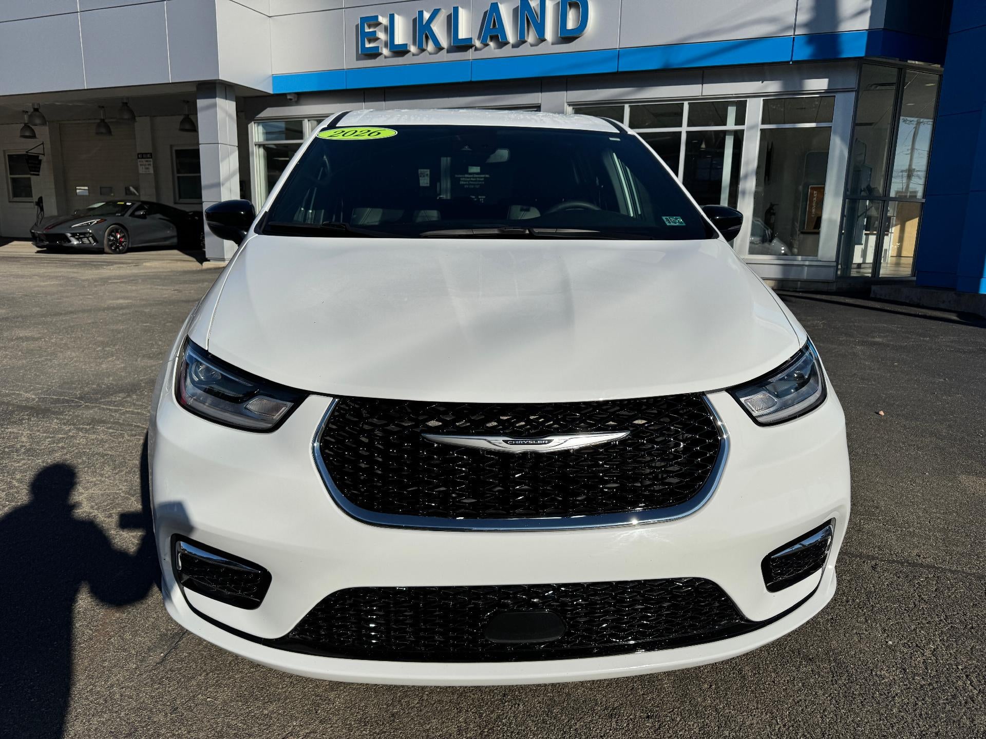 2026 Chrysler Pacifica Select