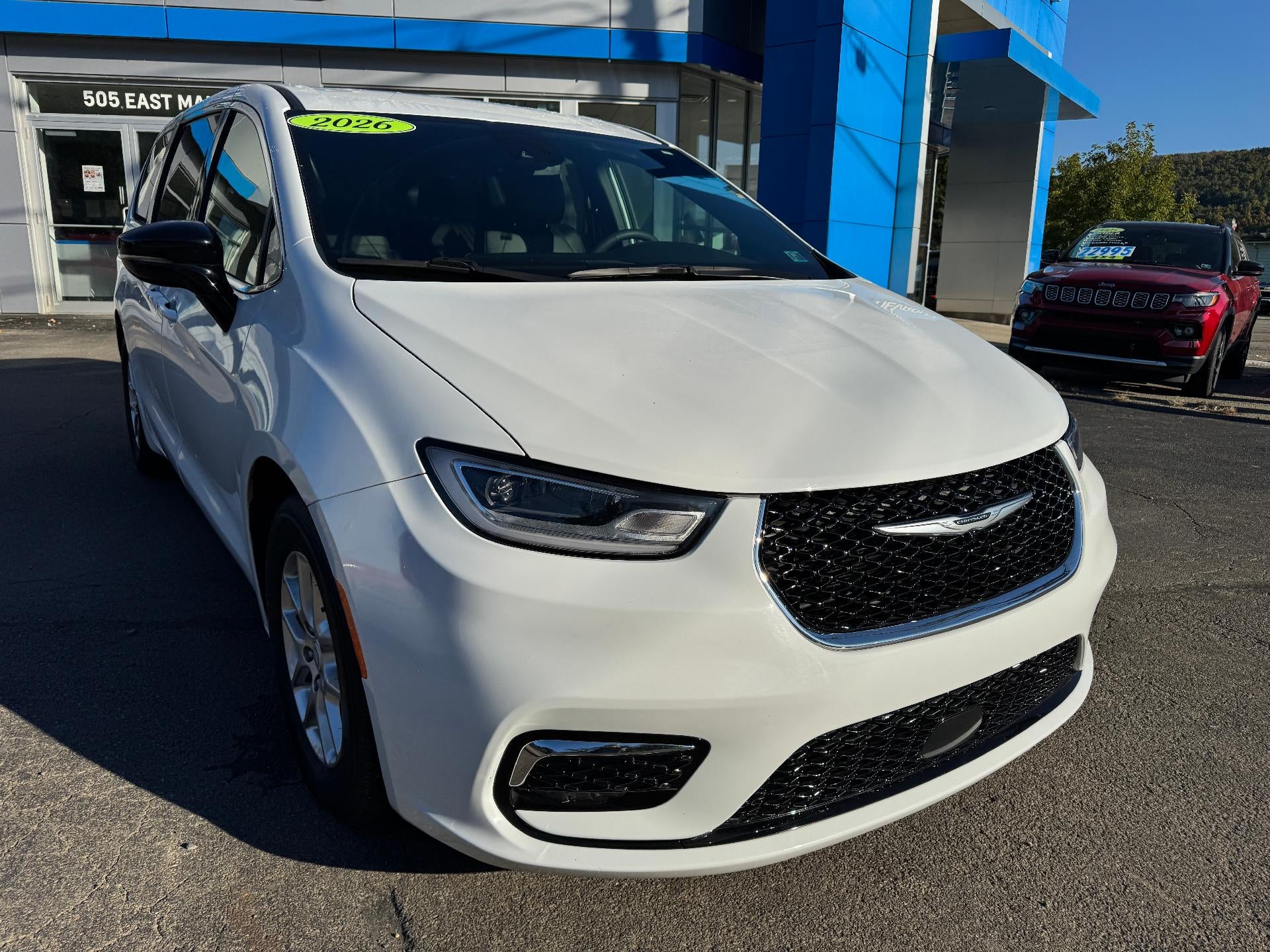 2026 Chrysler Pacifica Select
