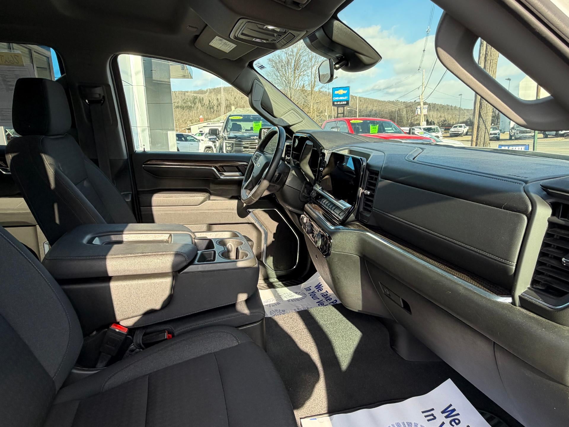 2024 Chevrolet Silverado 1500 LT