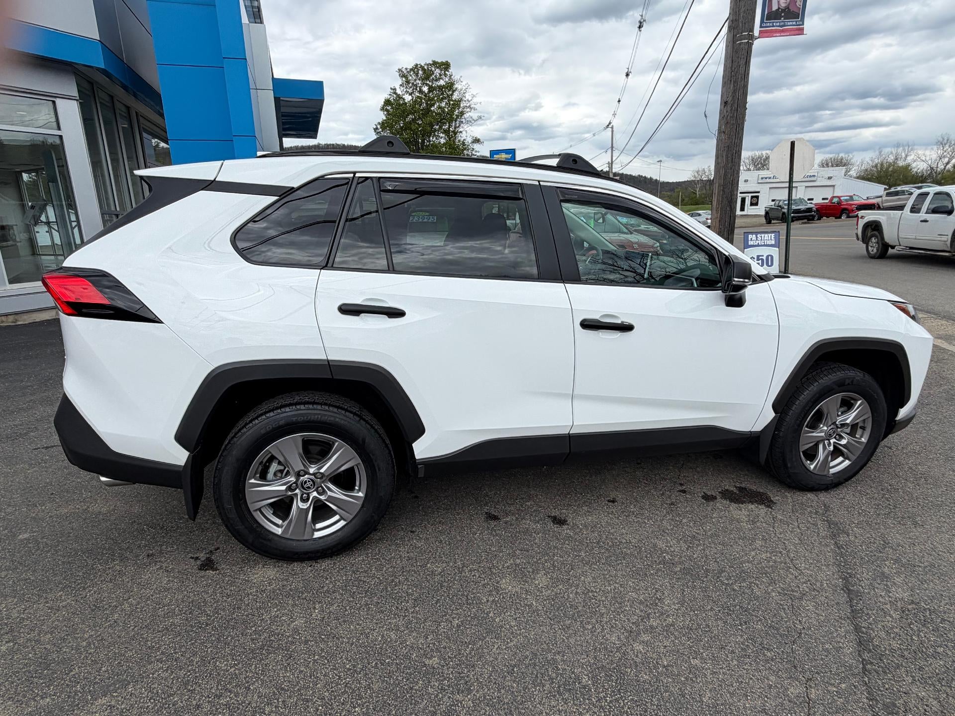 2024 Toyota RAV4 XLE