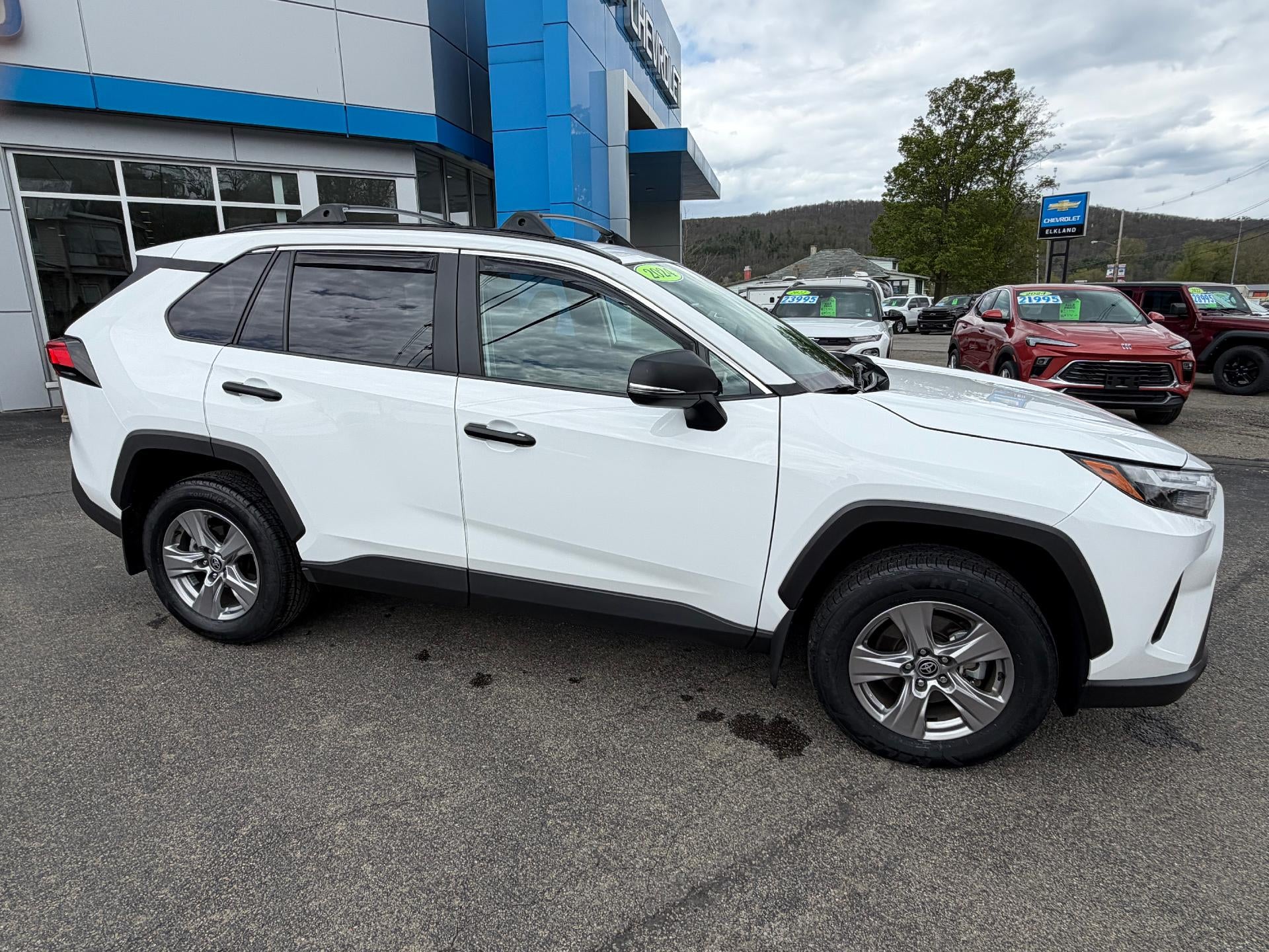 2024 Toyota RAV4 XLE