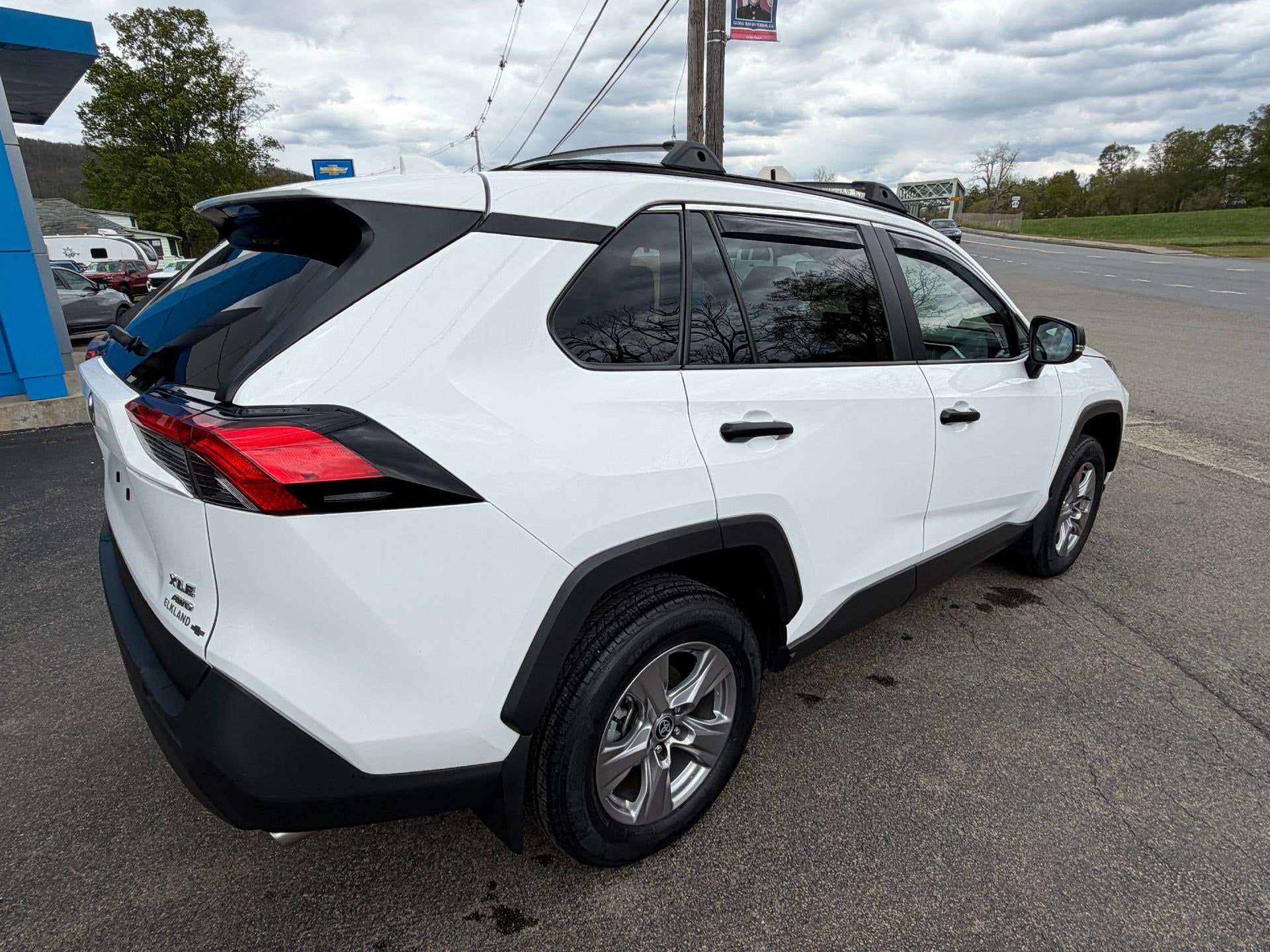 2024 Toyota RAV4 XLE