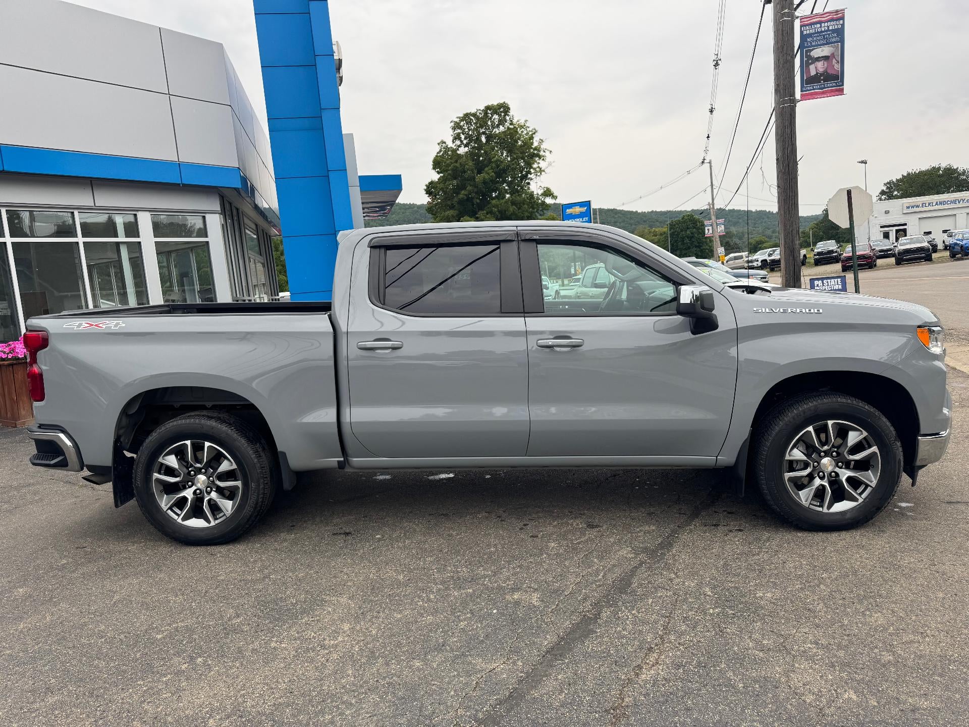 2024 Chevrolet Silverado 1500 LT (2FL)